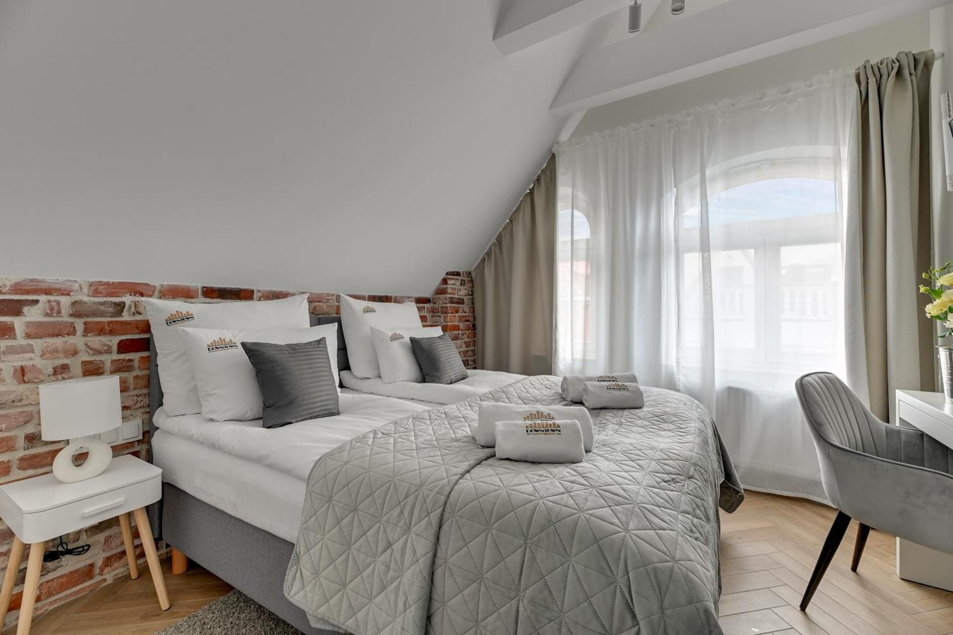 DELUXE APARTMENT