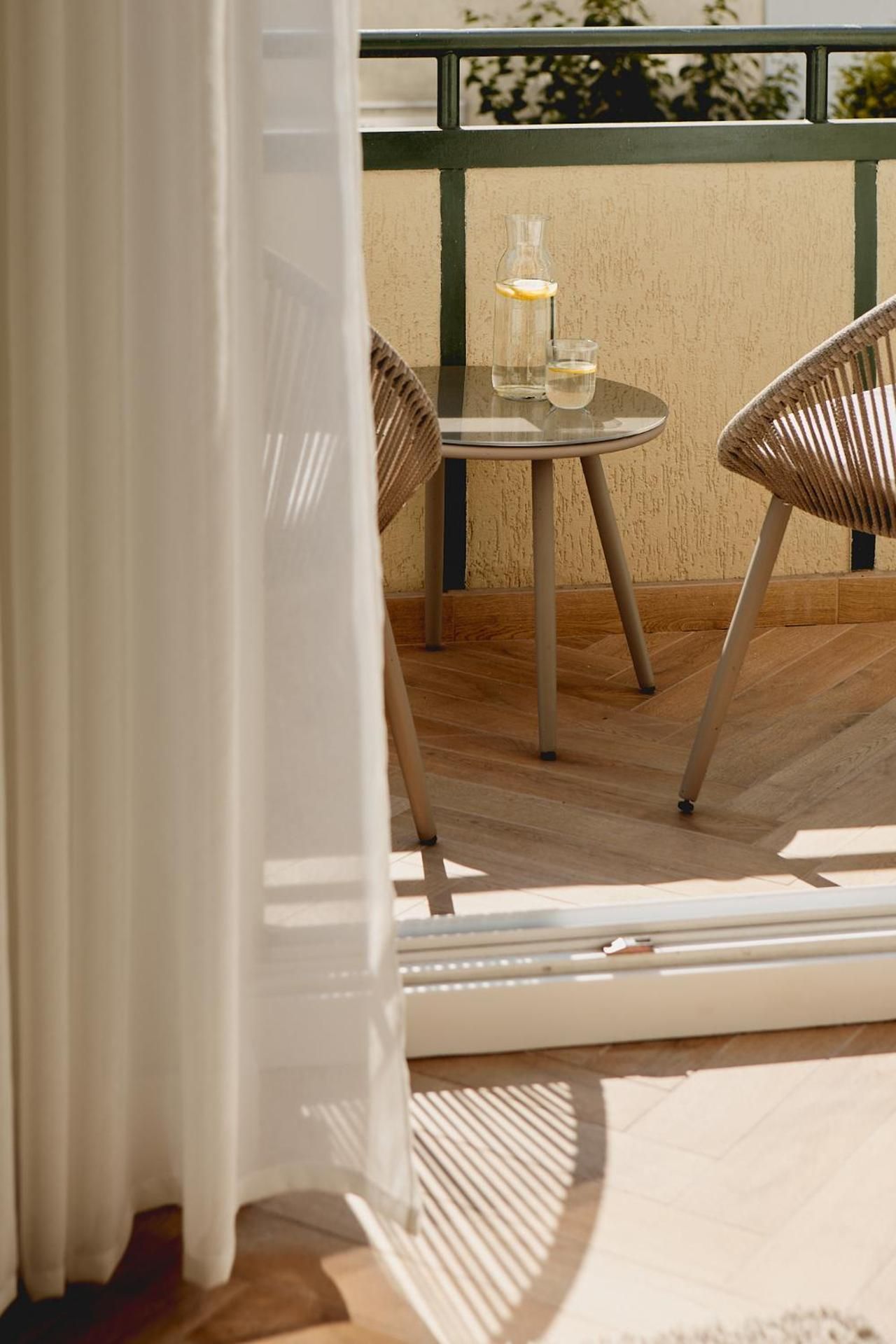 Studio Apartment with Balcony