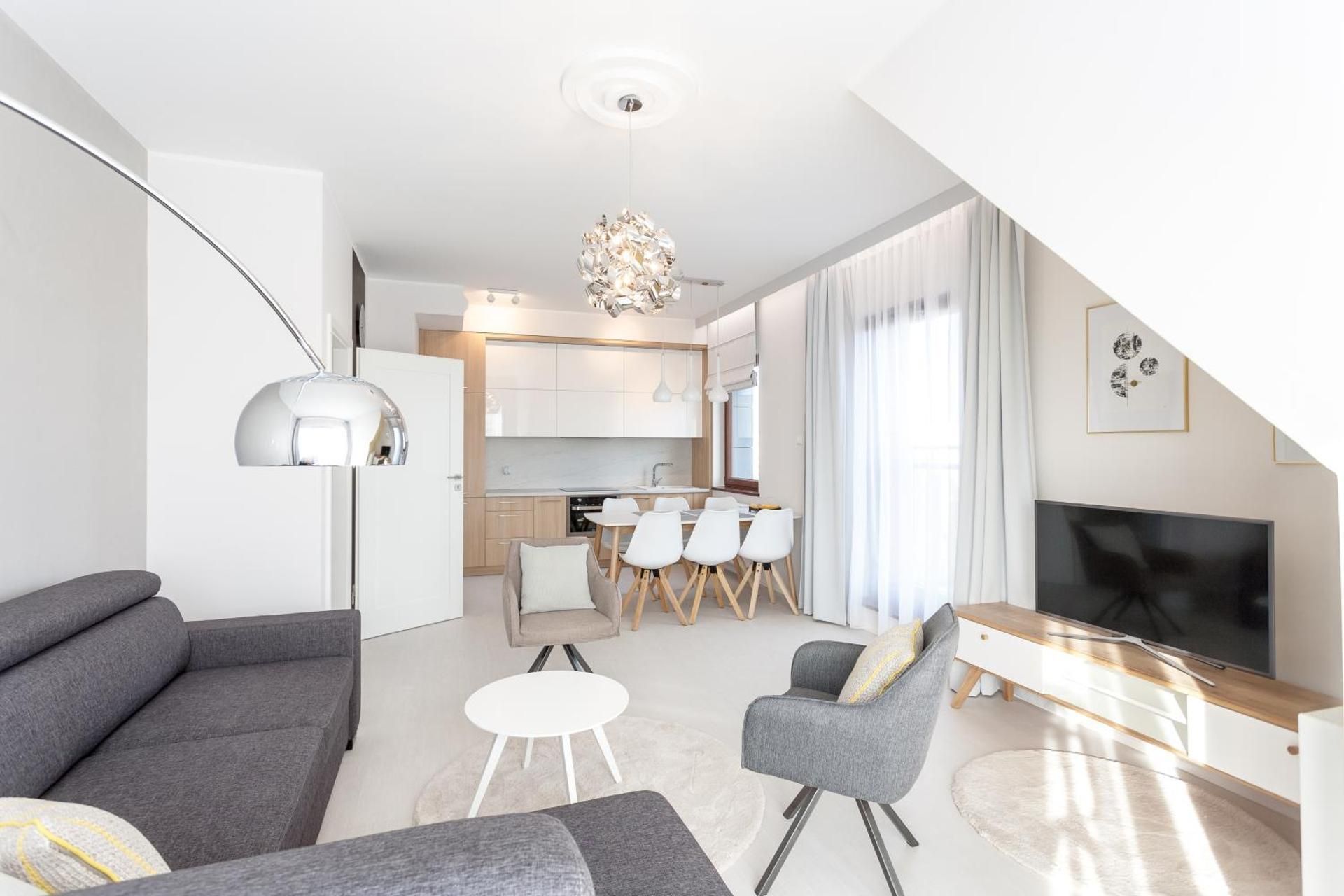 Deluxe Two-Bedroom Apartment with swimming pool access