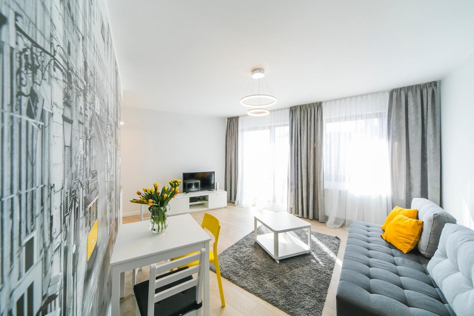 Studio with swimming pool access