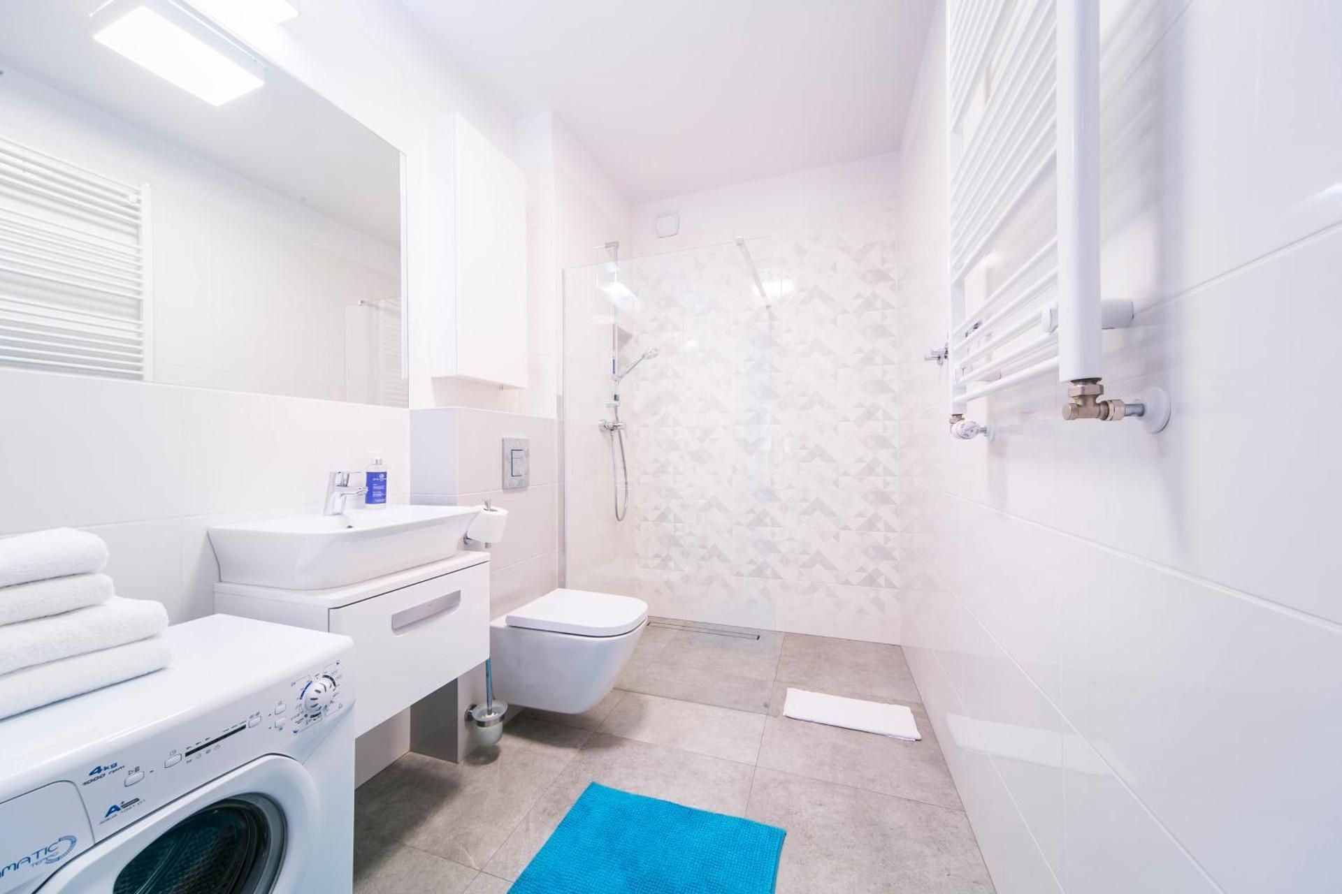Studio with swimming pool access