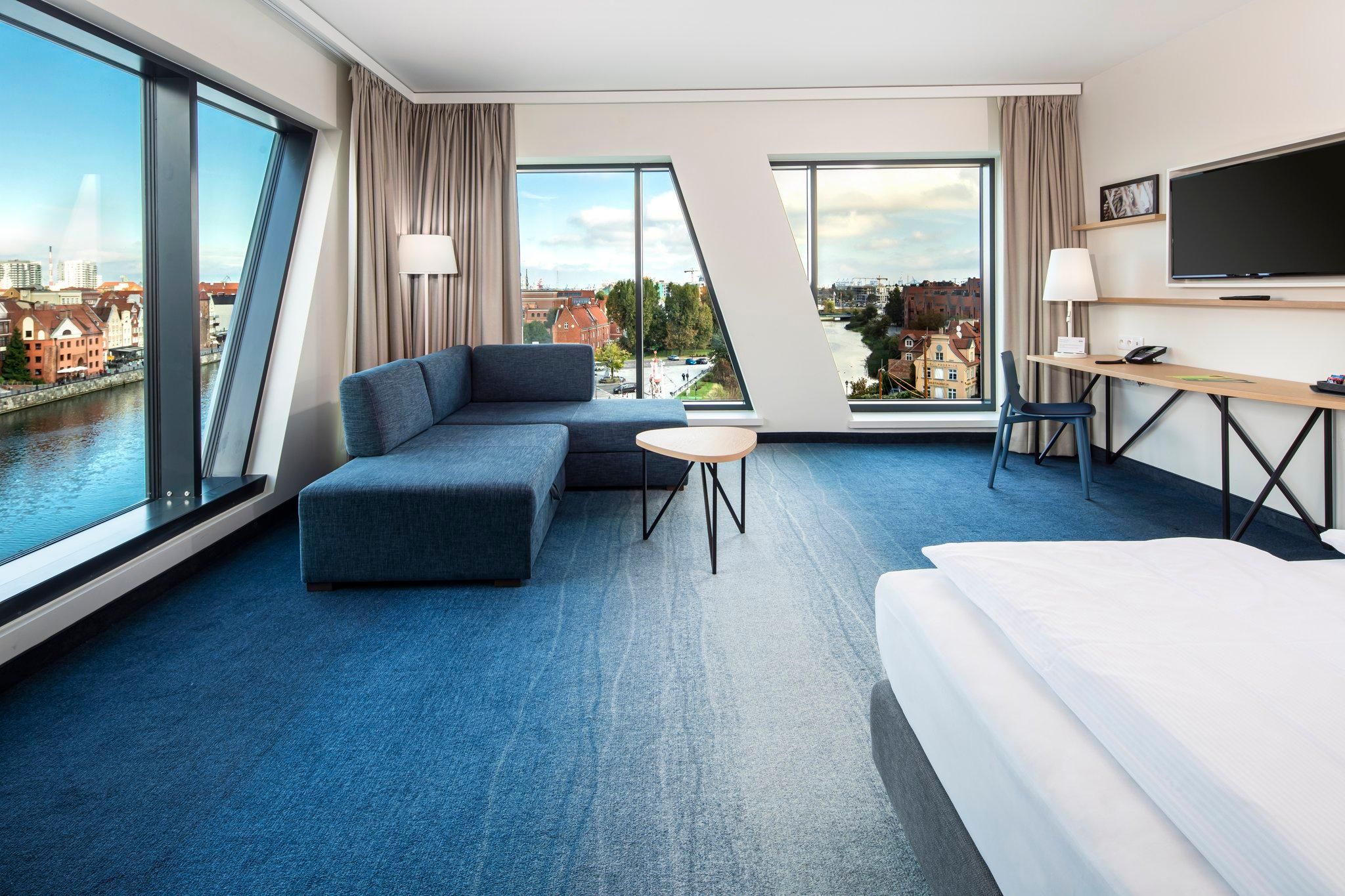 2 Twin Premium River View