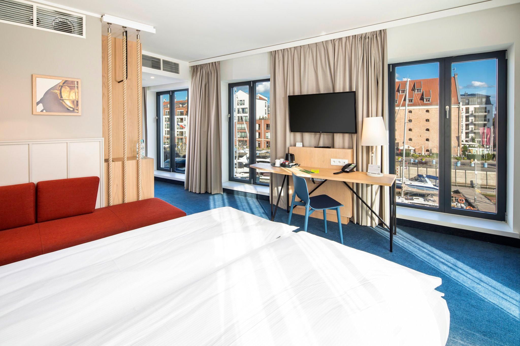 1 Queen Premium River View