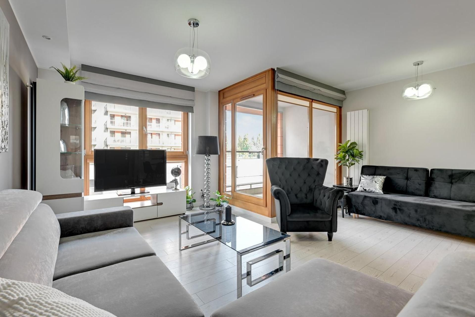 One-Bedroom Apartment with Balcony
