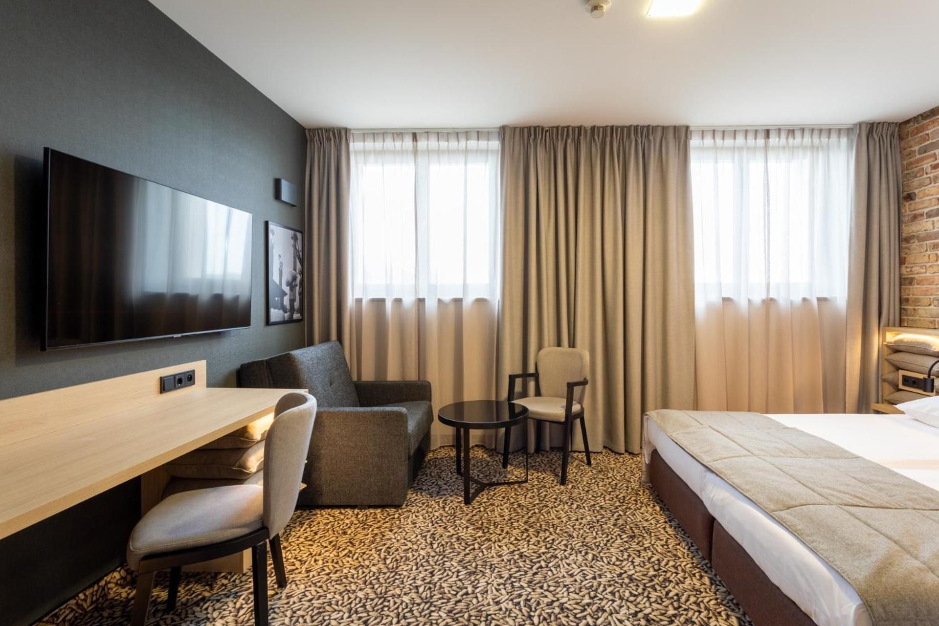 Premium River Side Room
