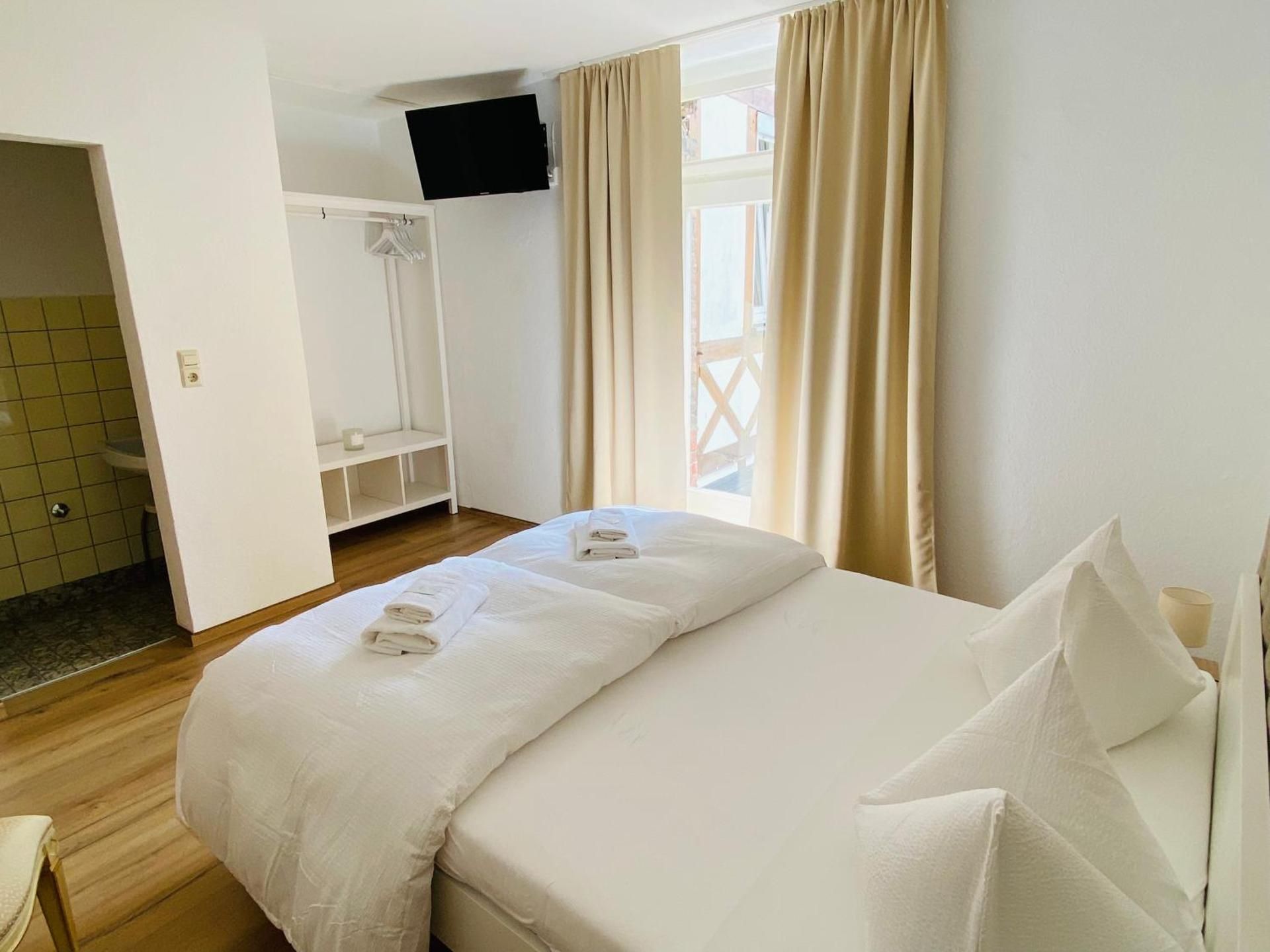 Double Room with Private External Bathroom