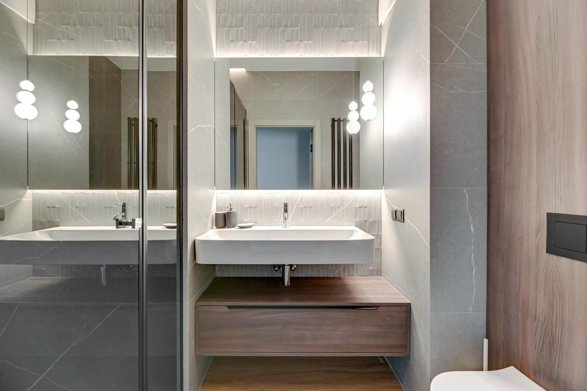 Three-Bedroom Deluxe Apartment
