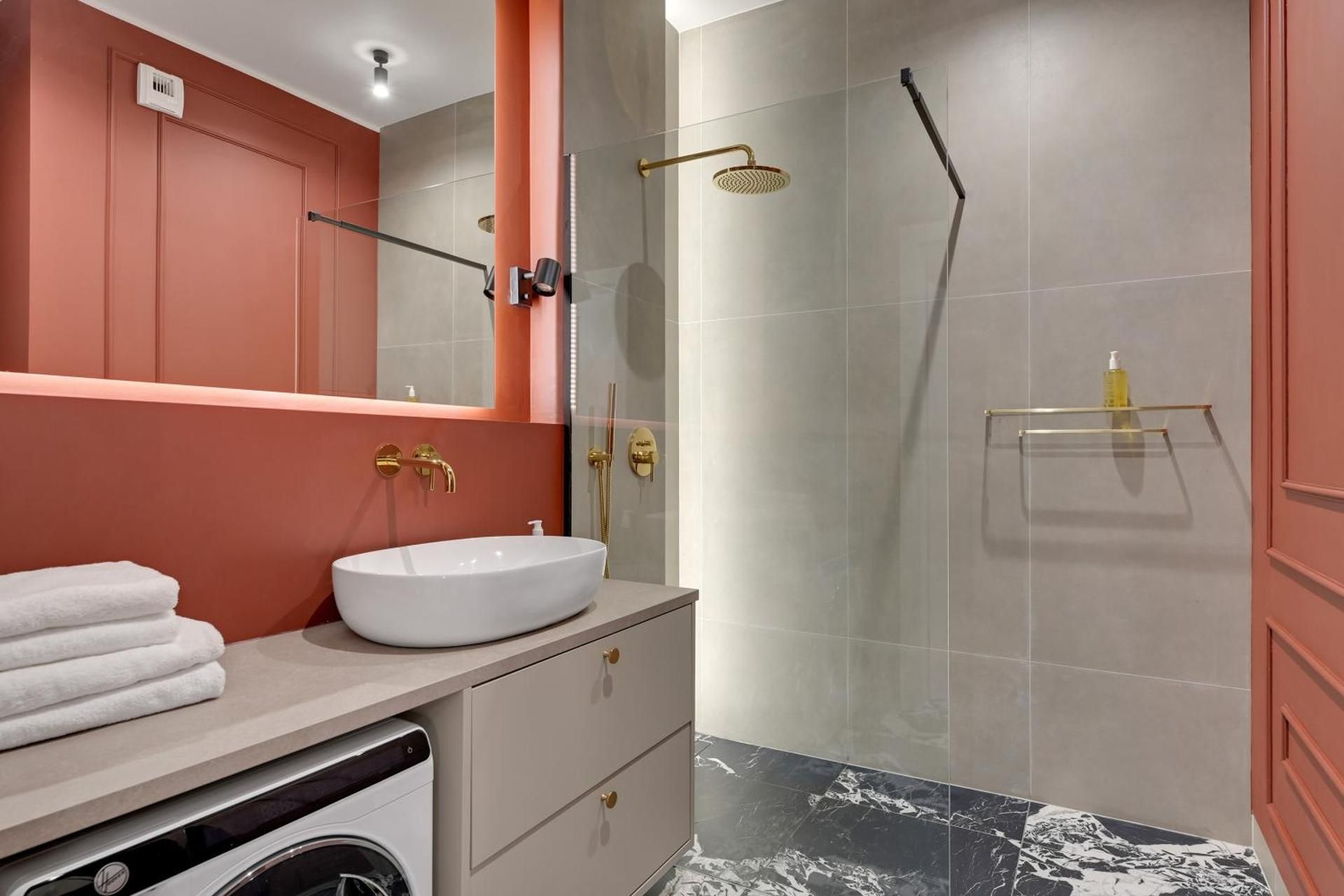 One-Bedroom Apartment with Balcony