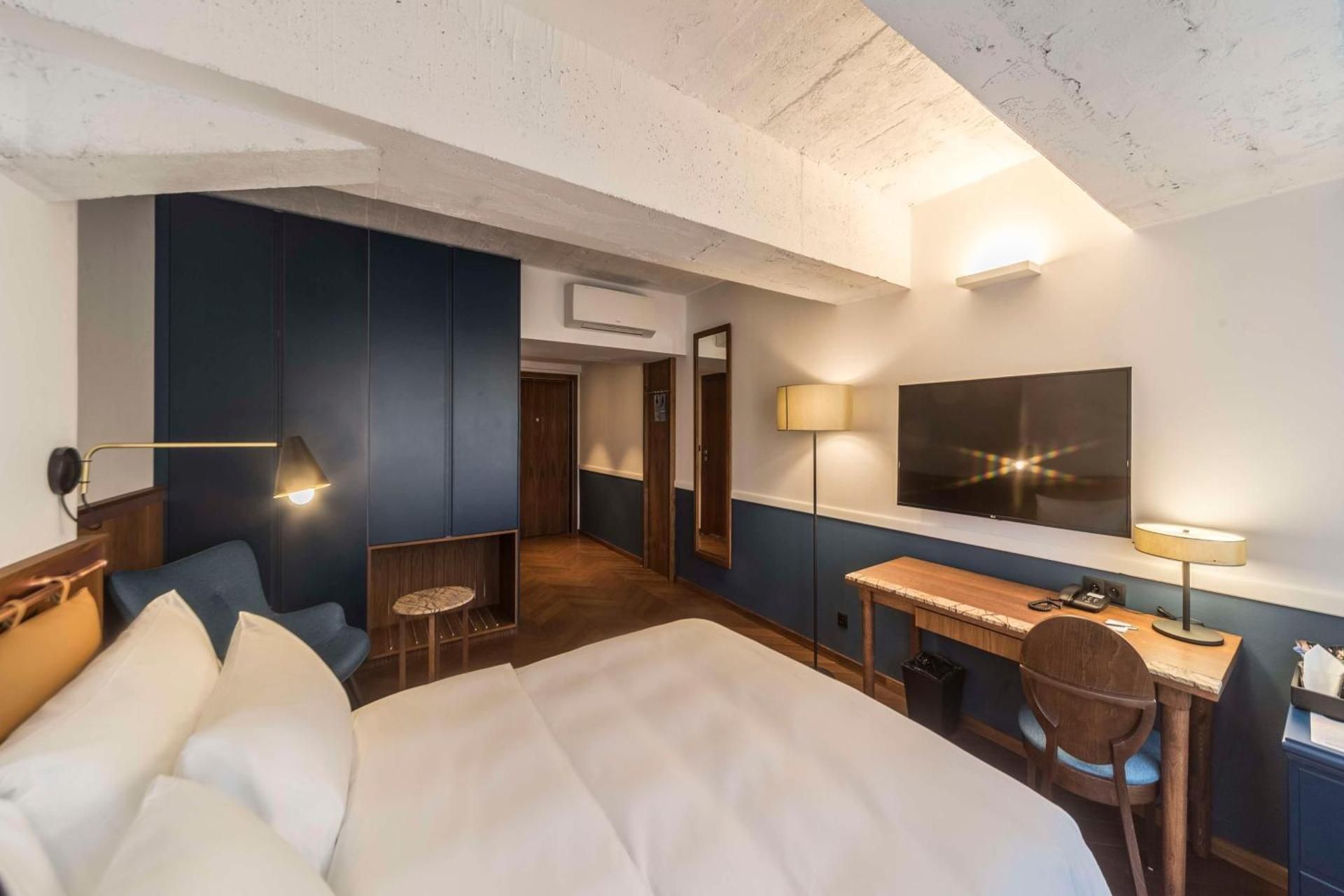 Superior Room-Old Granary-River View