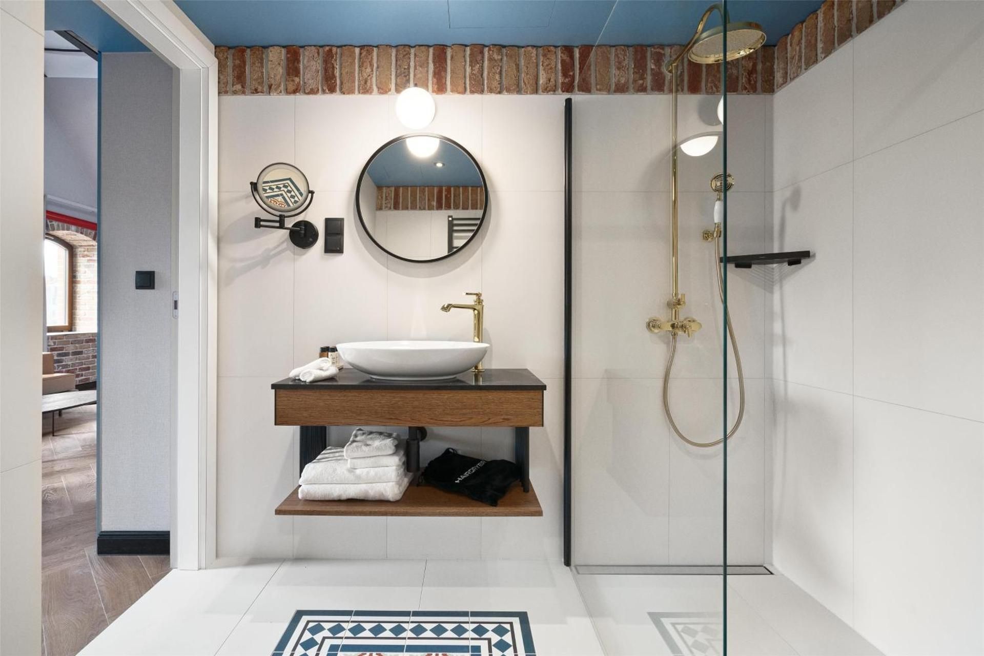 One-Bedroom Apartment with River View - Annex Building