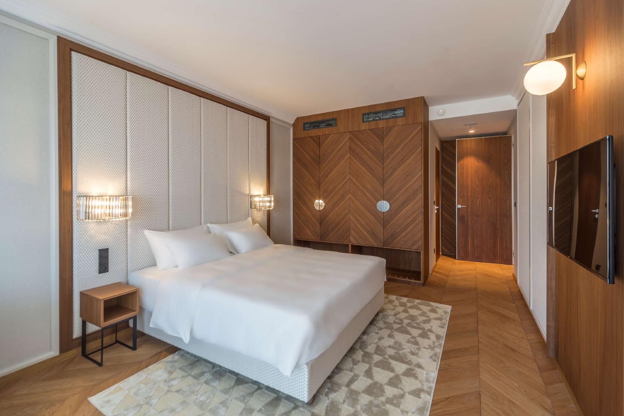 Presidential Suite - RV & Spa Access