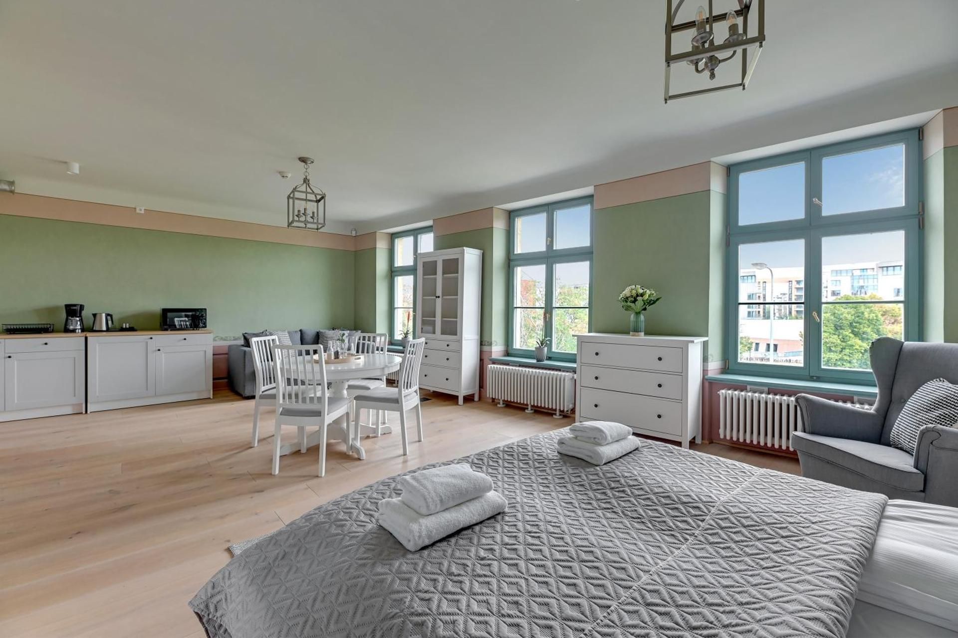 Studio with Sofa Bed