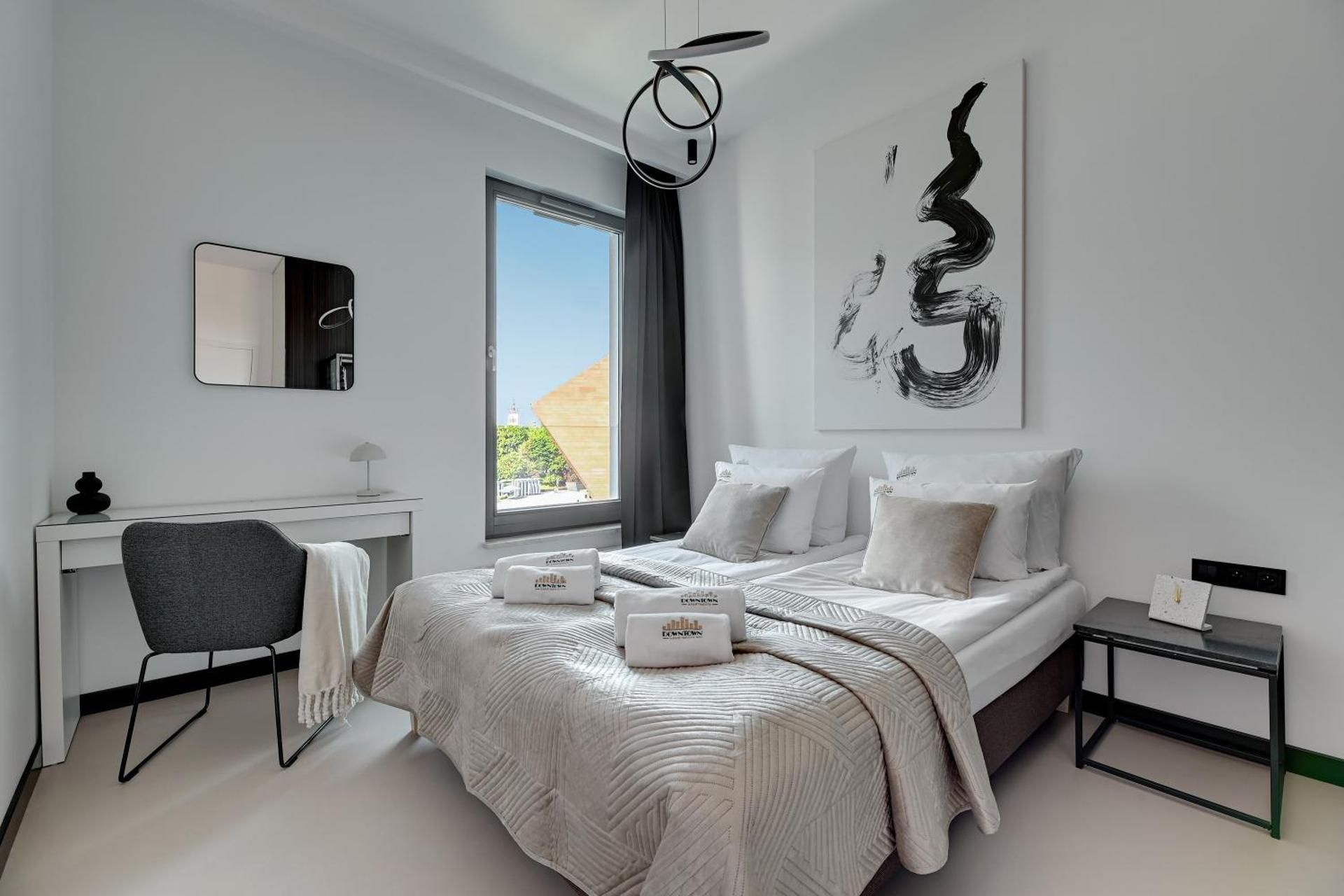 One-Bedroom Apartment with Balcony