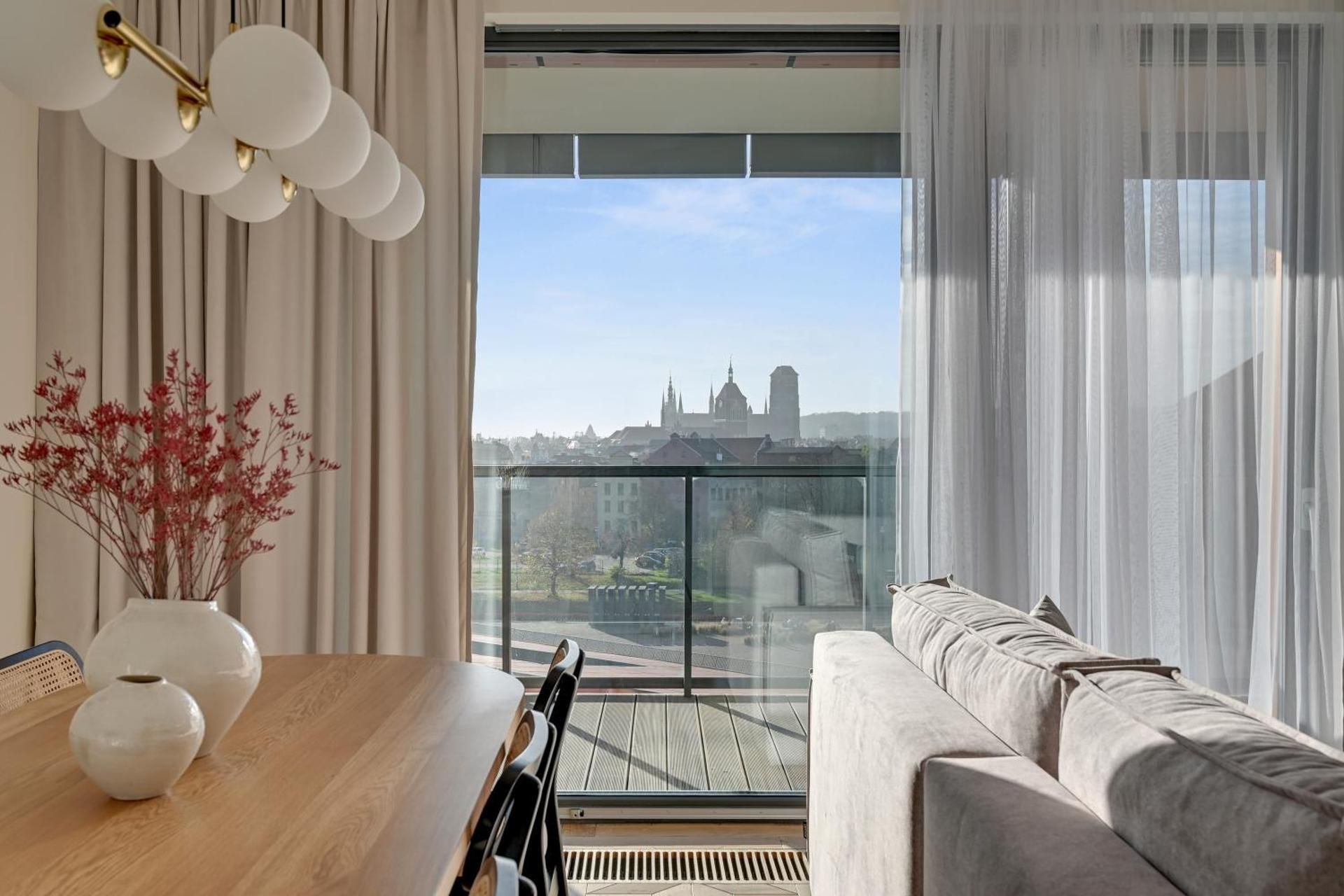 Two-Bedroom Deluxe Apartment with Balcony