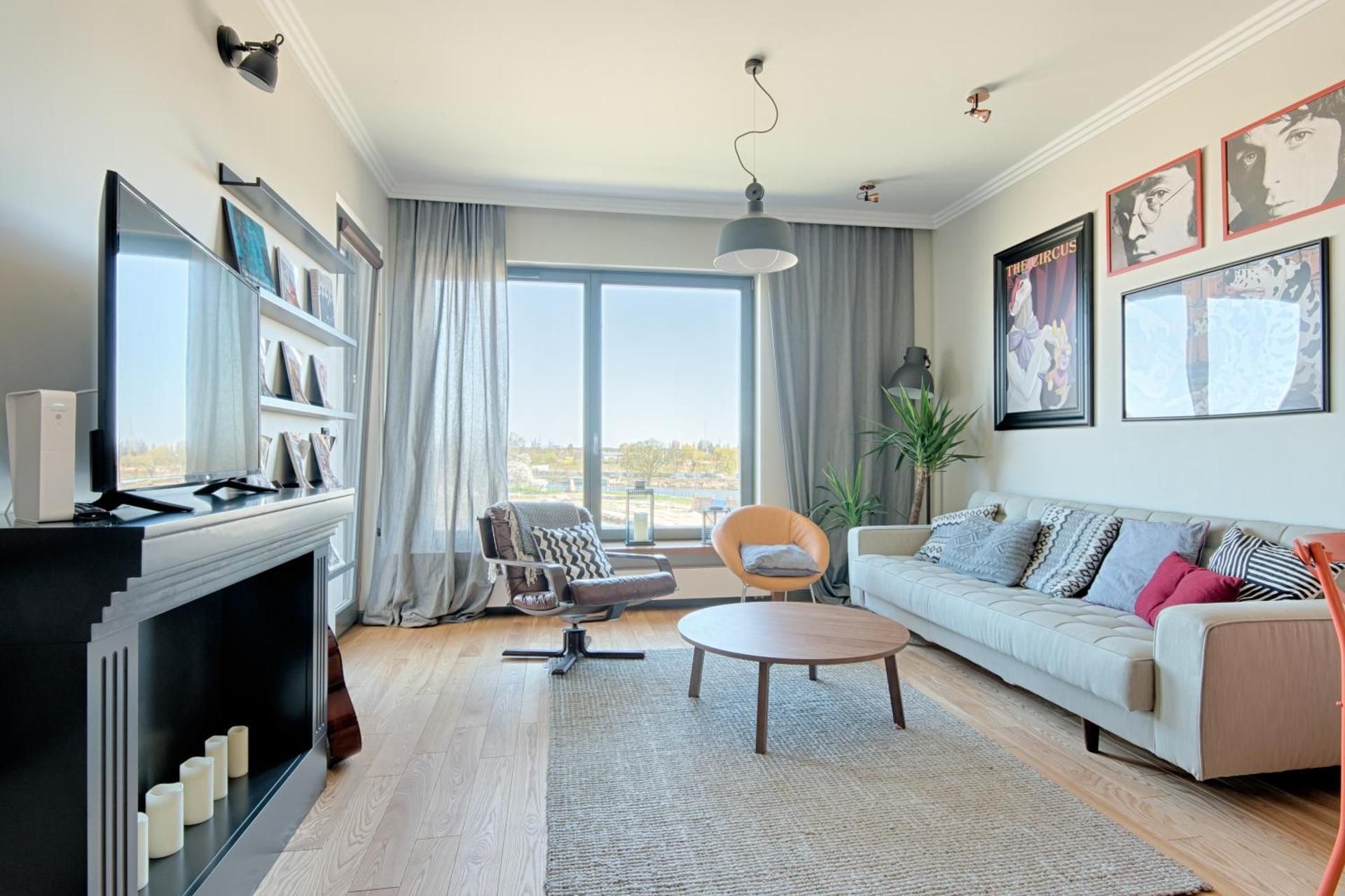 One-Bedroom Apartment