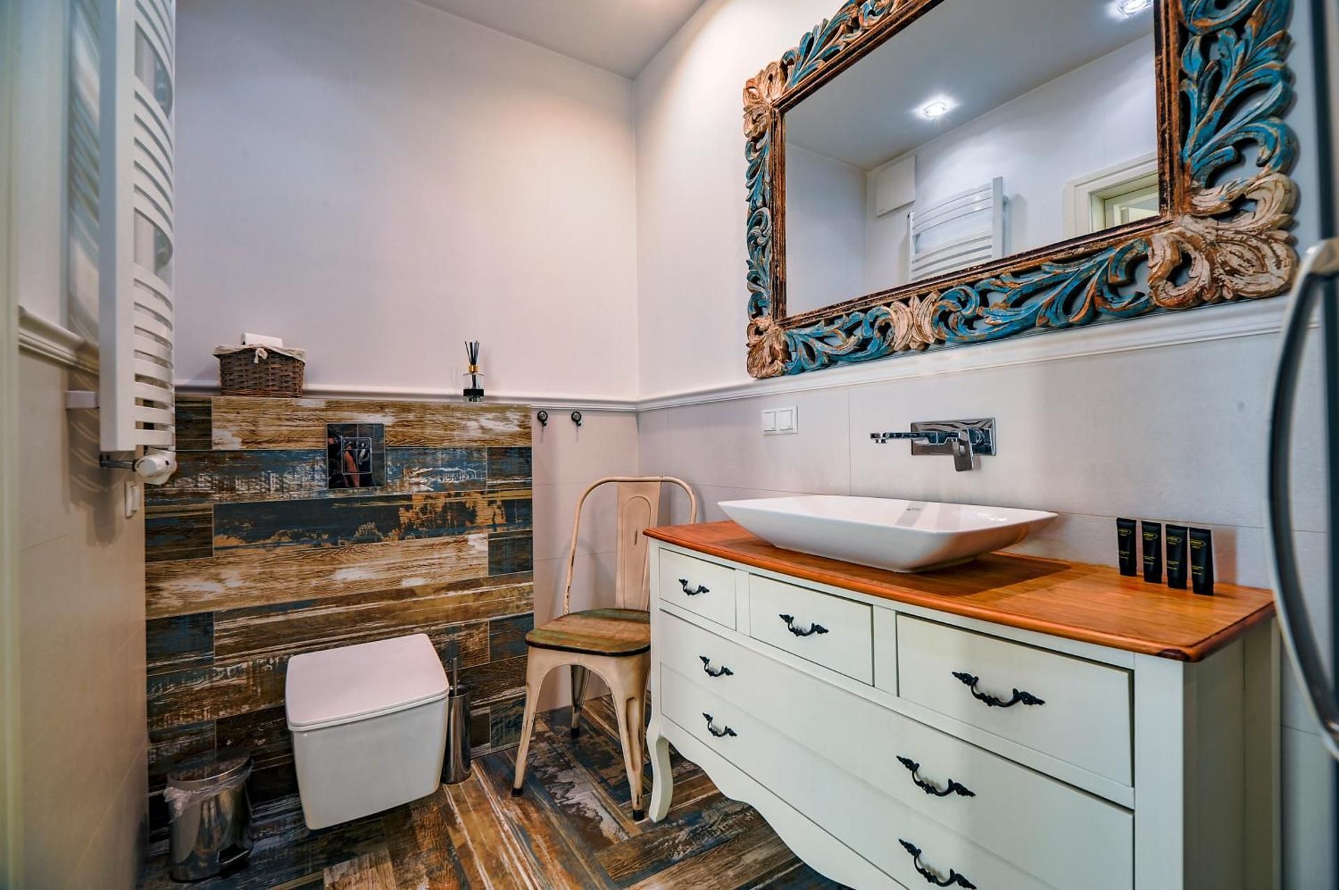 Superior One-Bedroom Apartment
