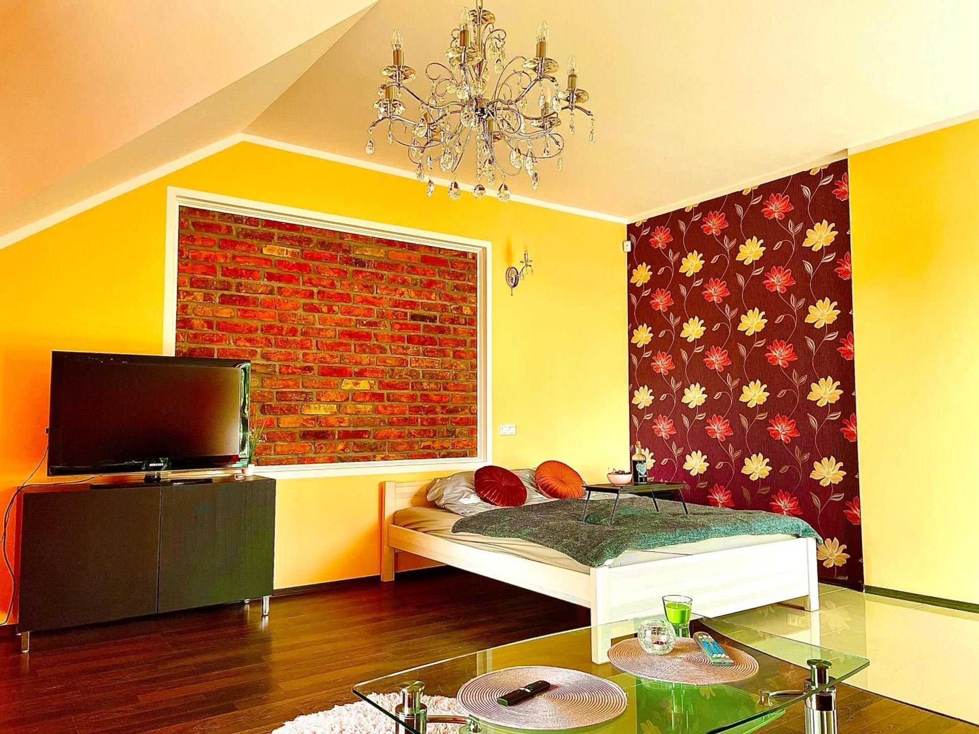 Studio with Spa Bath
