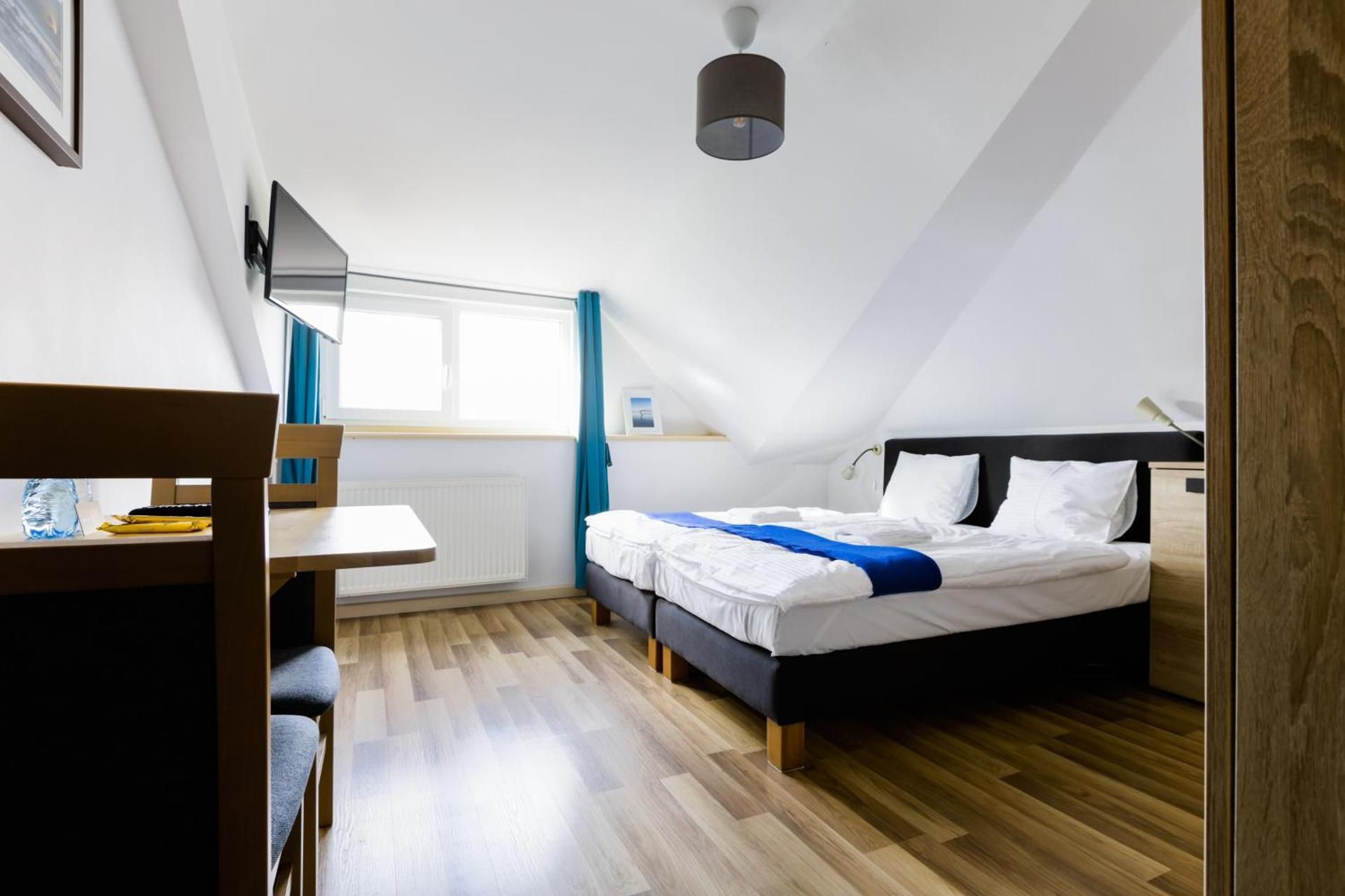 Deluxe Double Room (2 Adults + 1 Child)