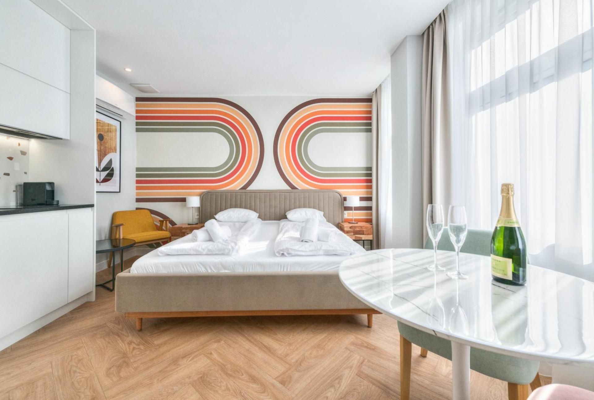 Studio Apartment with Queen Bed