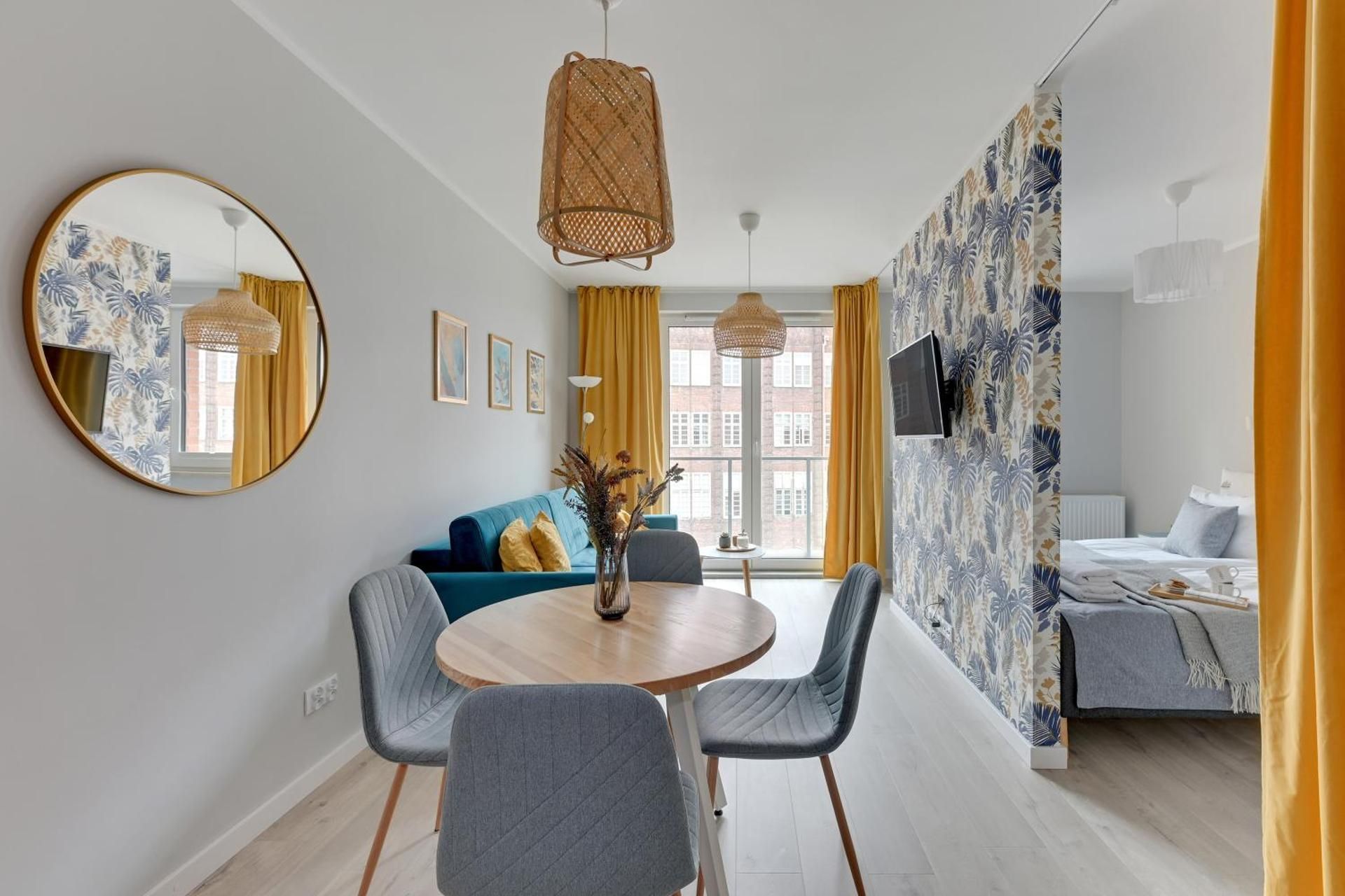 Deluxe Apartment with Balcony