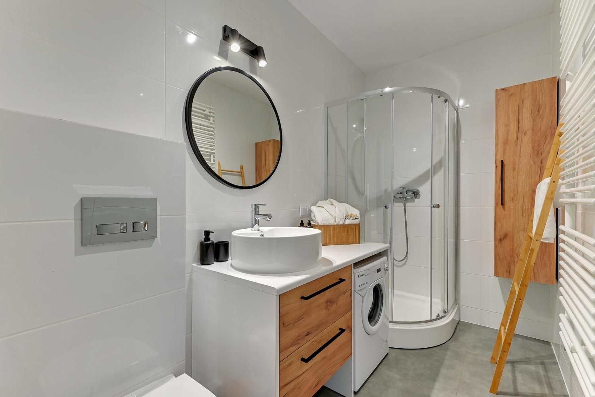 One-Bedroom Apartment with Balcony
