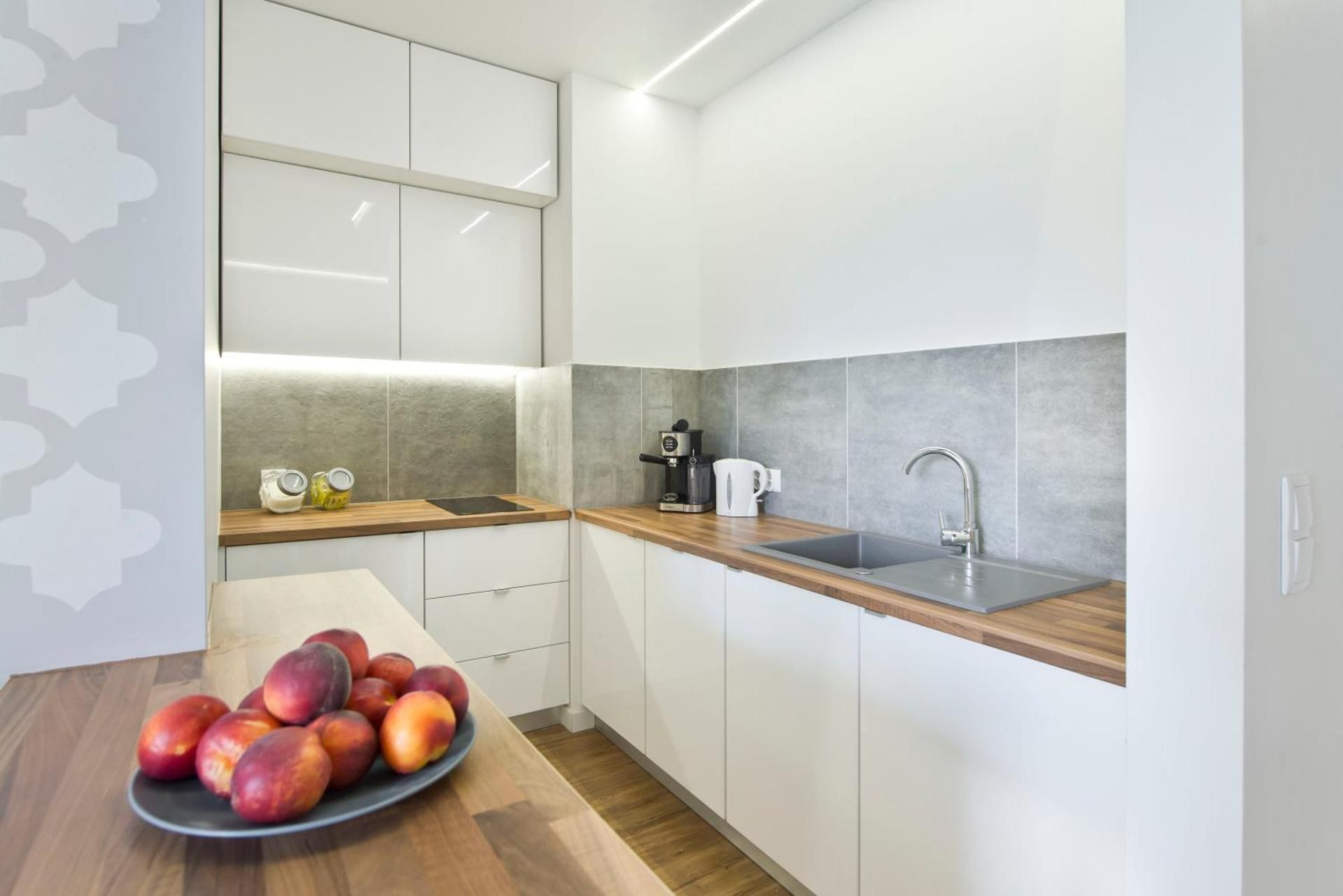 One-Bedroom Apartment 84
