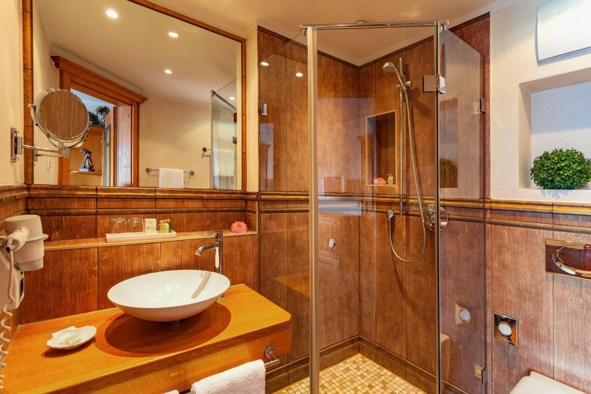 Double Room with Lake View and Balcony