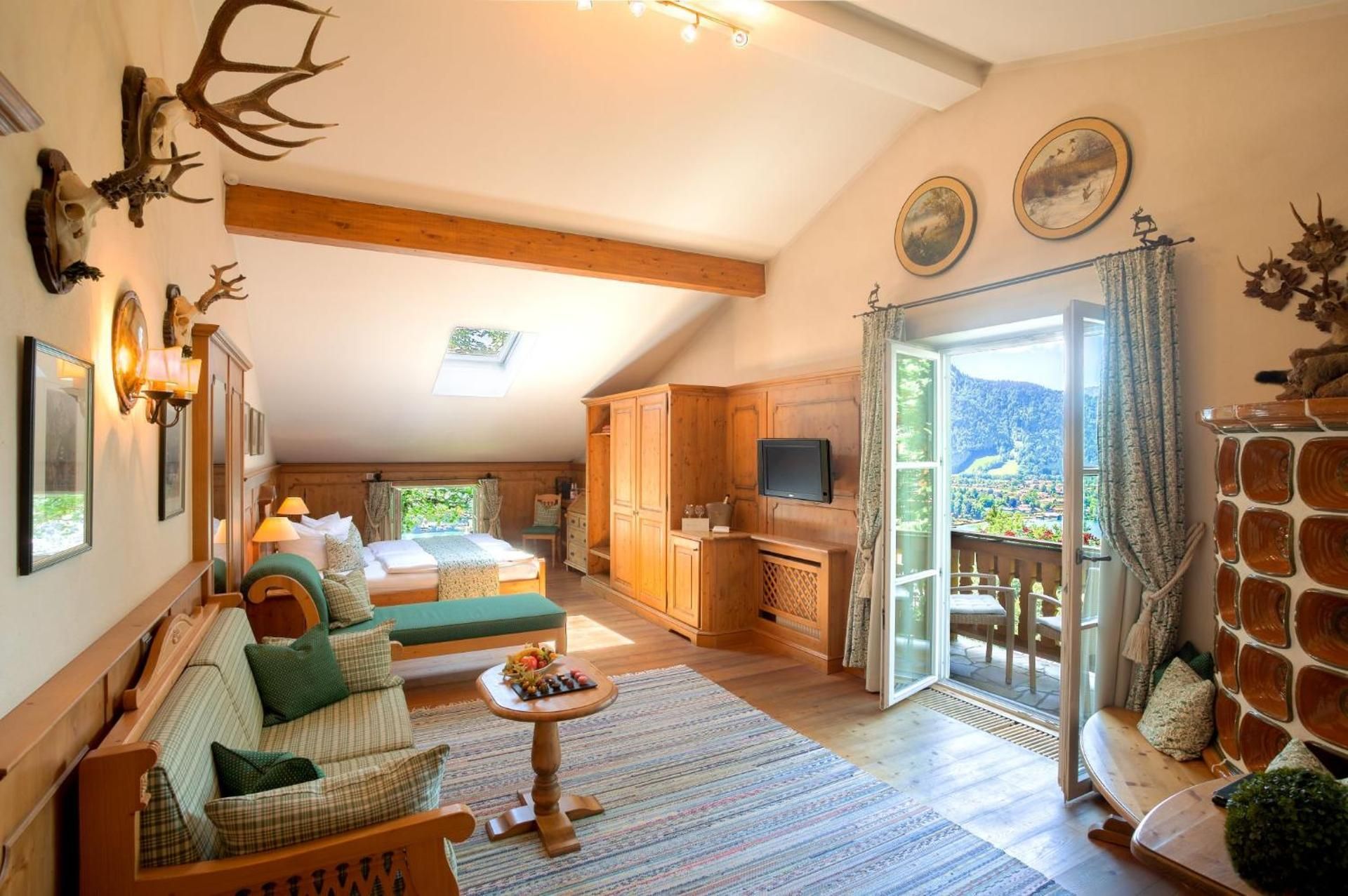 Junior Suite with Lake View