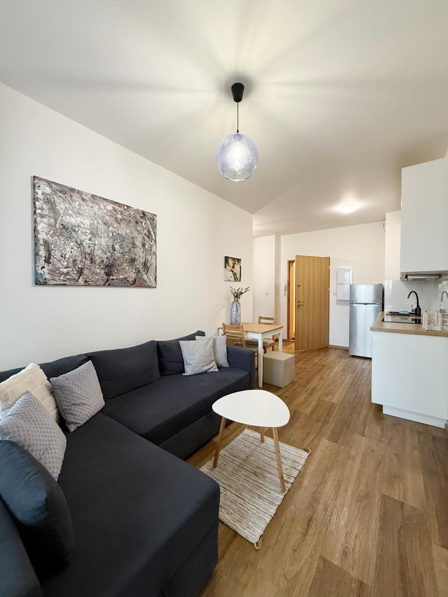 One-Bedroom Apartment with Balcony