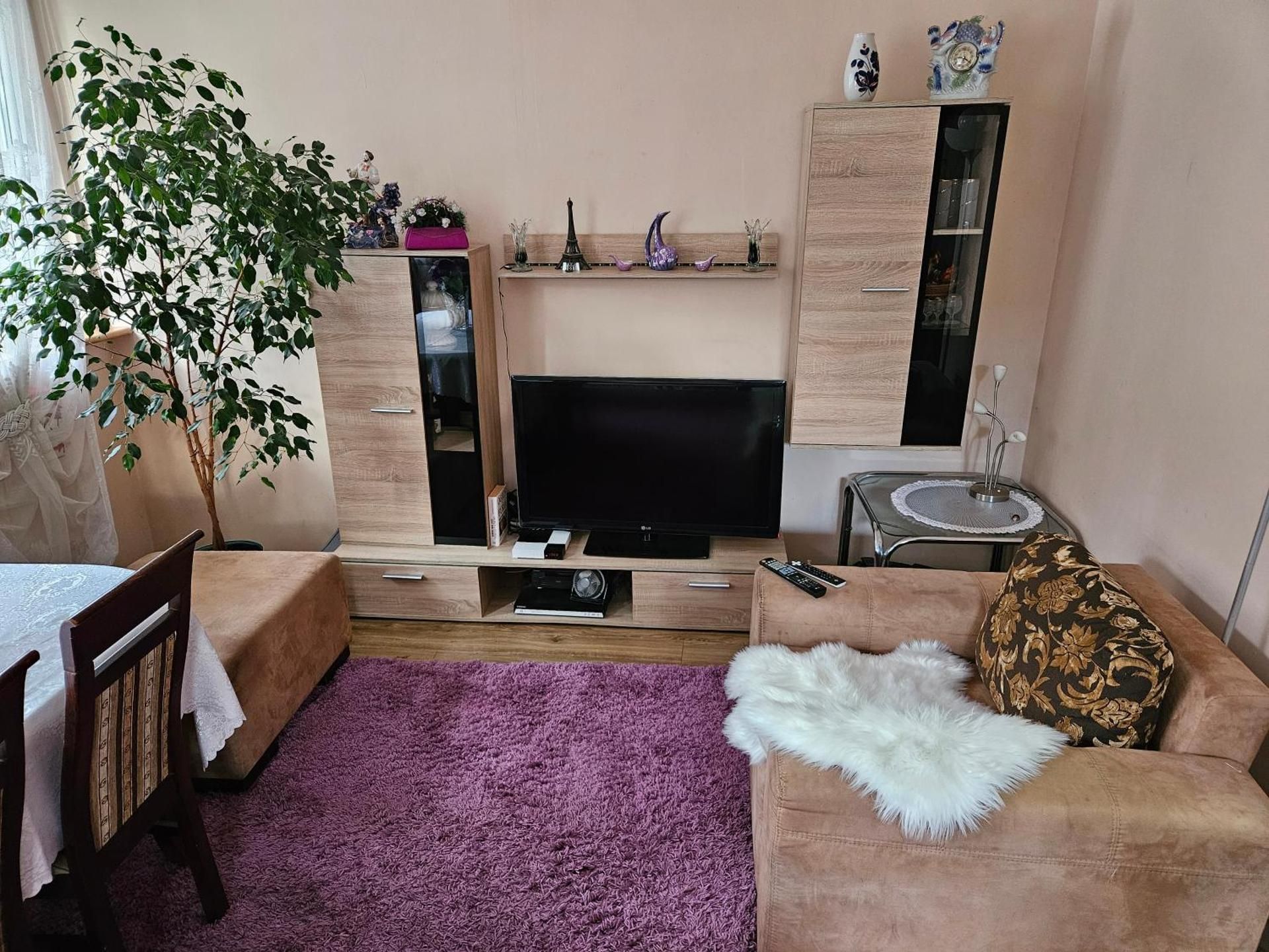 Standard Double Room with Shared Bathroom