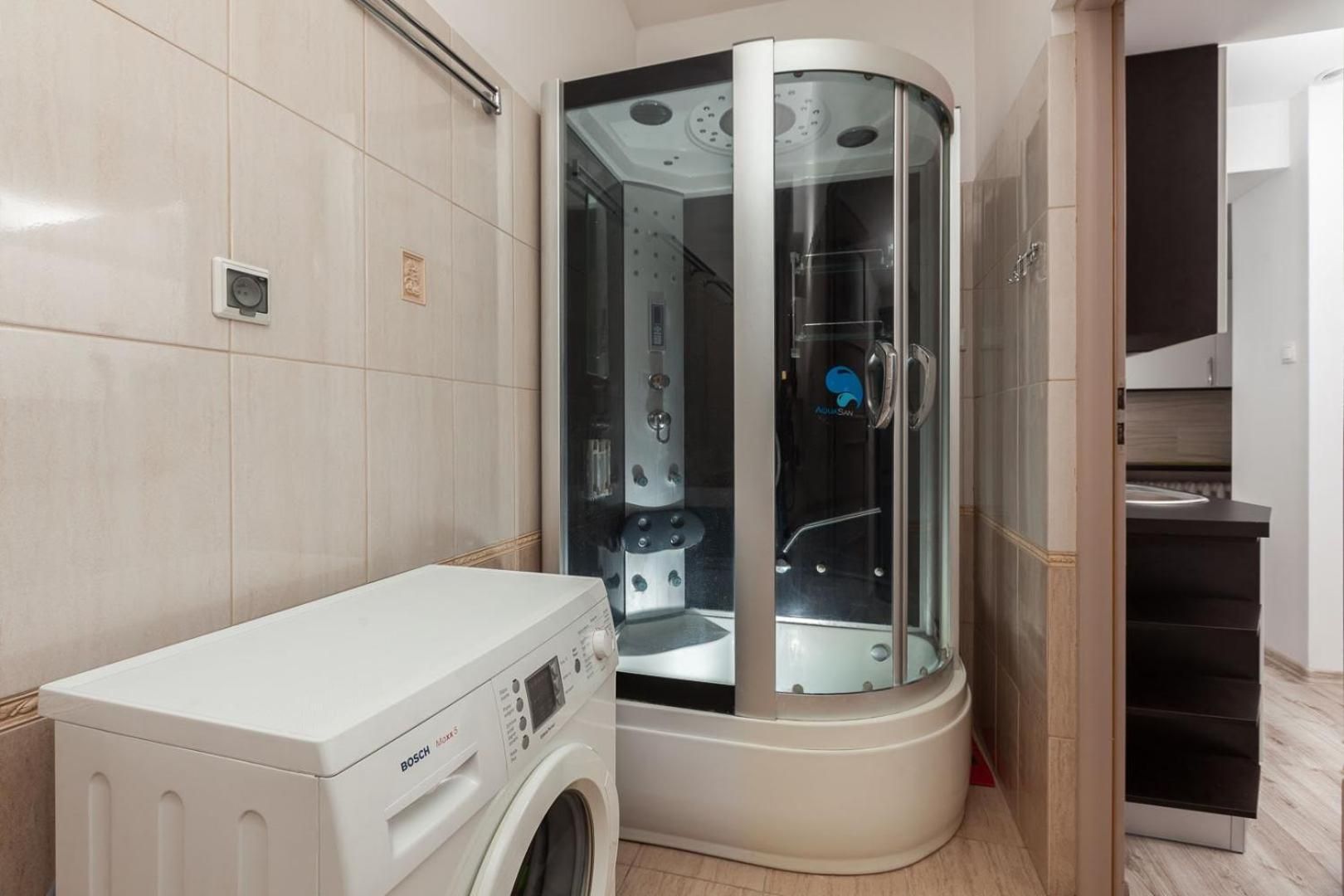 Standard Single Room with Shared Bathroom