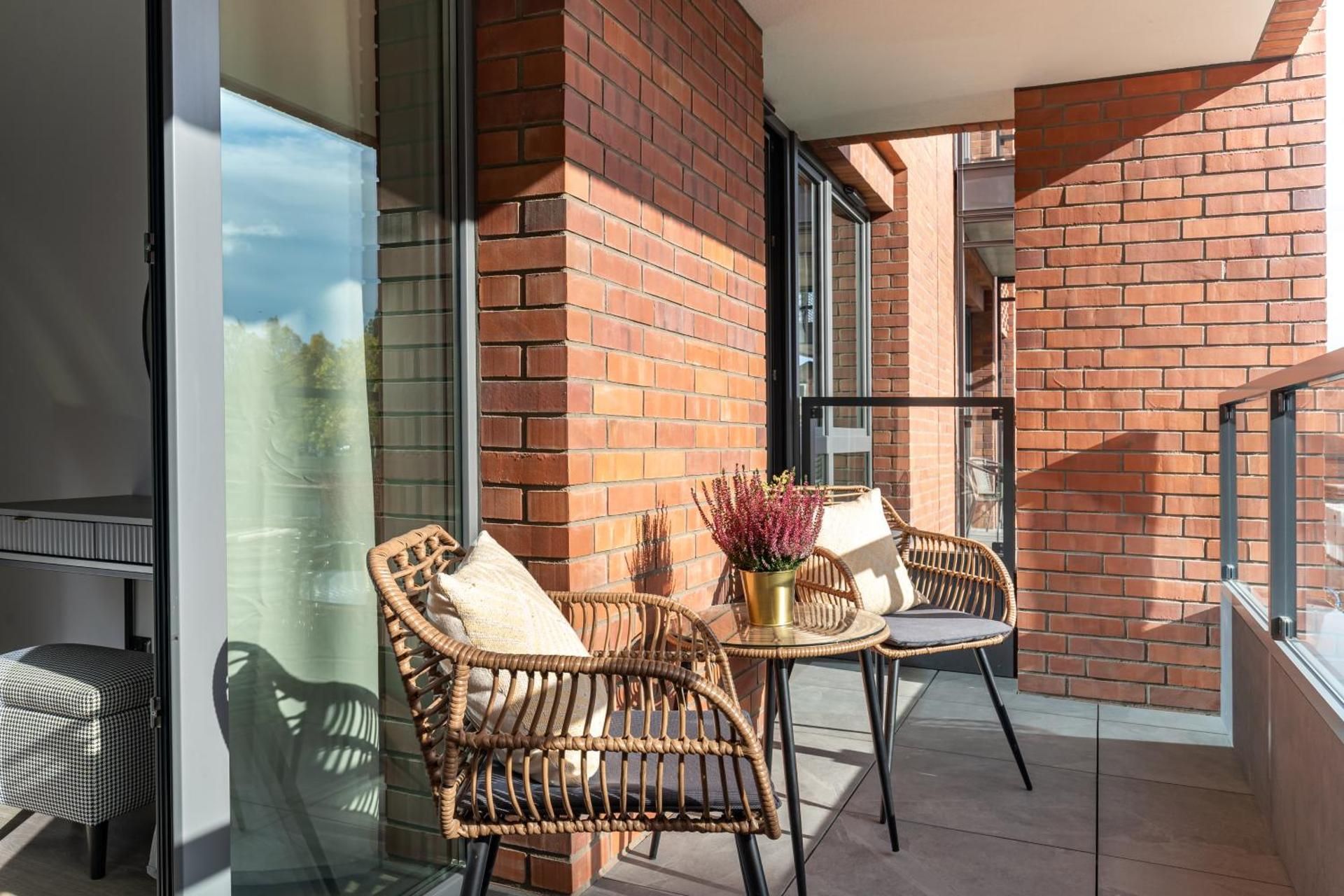 One-Bedroom Apartment with Balcony