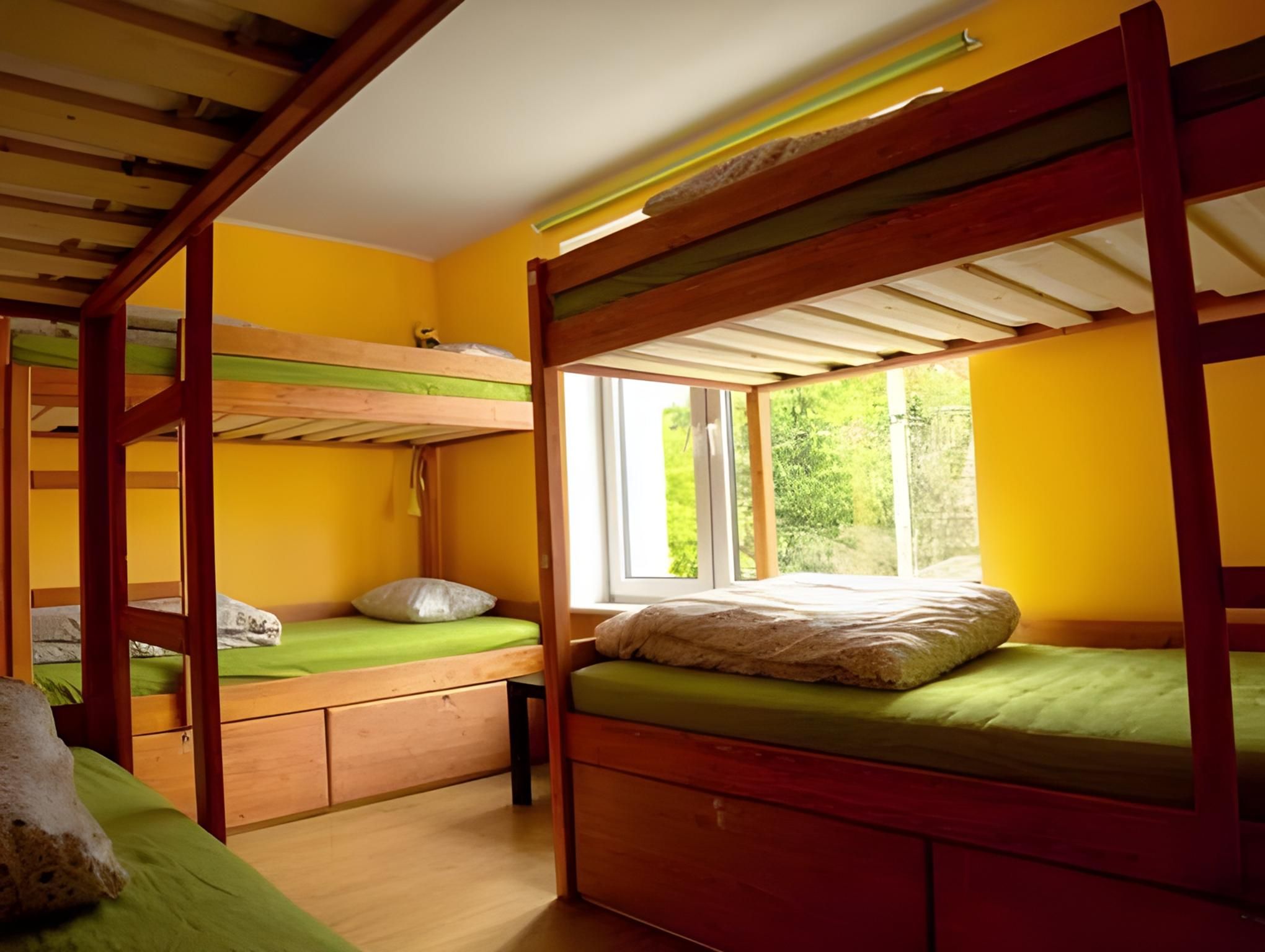 Bed in 6-Bed Mixed Dormitory Room