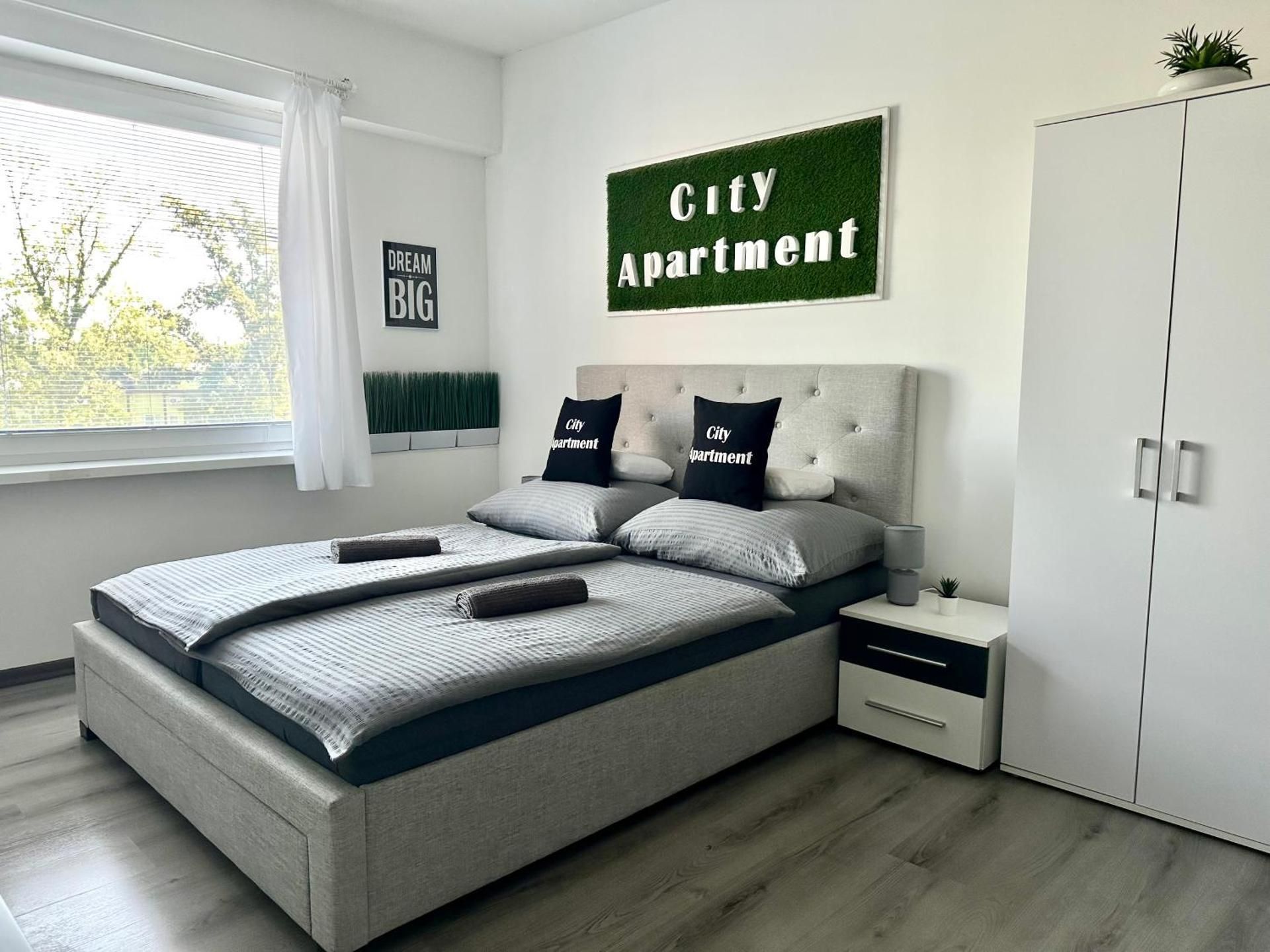 Apartment with Garden View