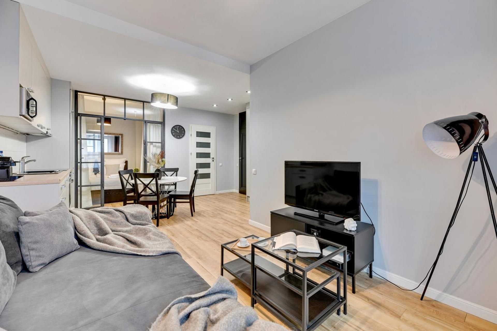 DELUXE APARTMENT