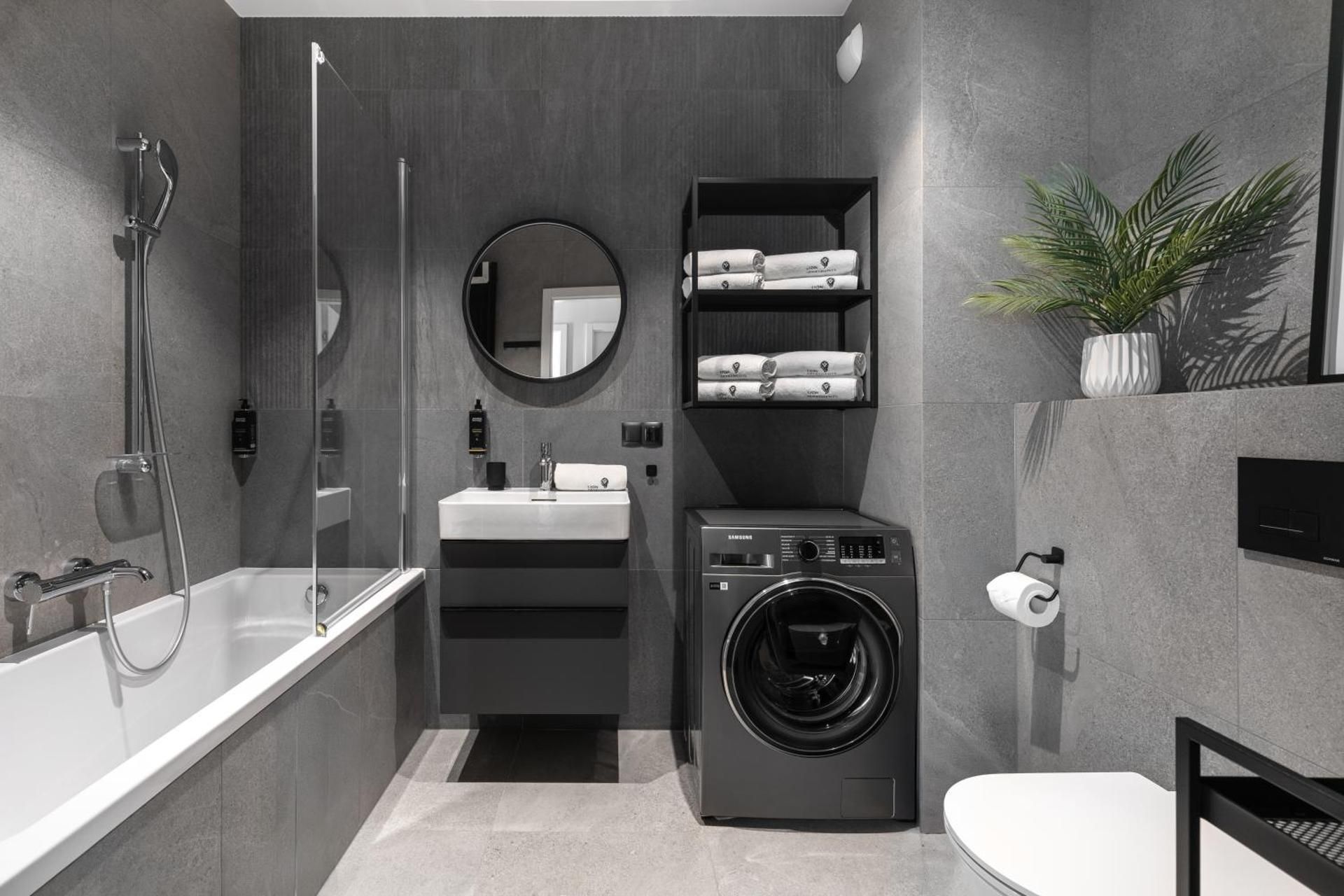Three-Bedroom Deluxe Apartment