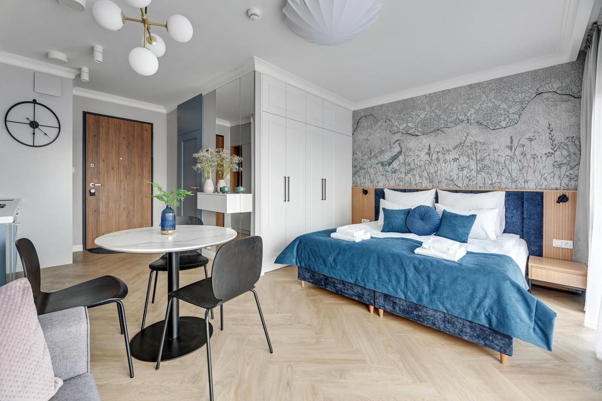 King Studio with Sofa Bed