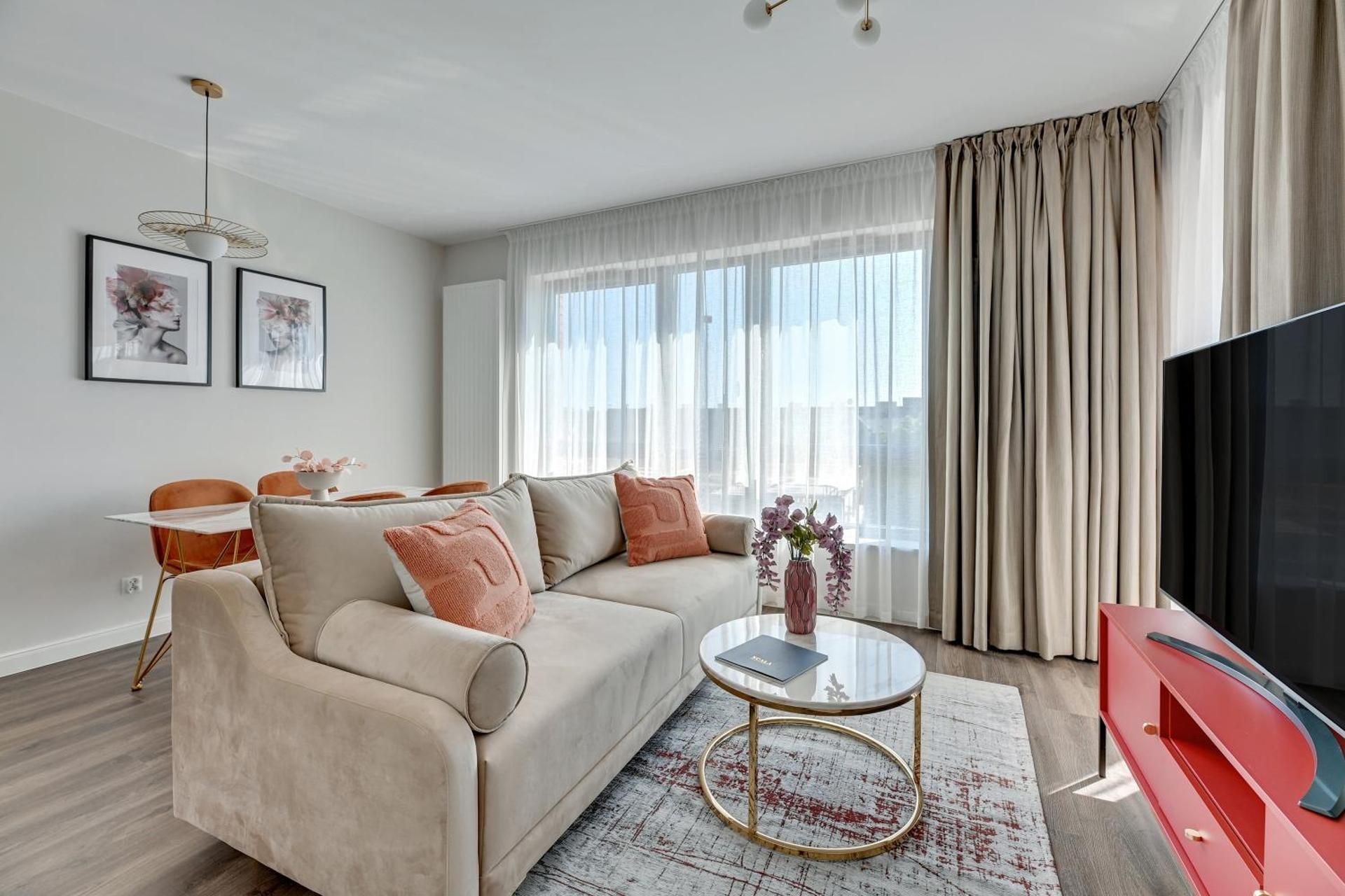 One-Bedroom Deluxe Apartment