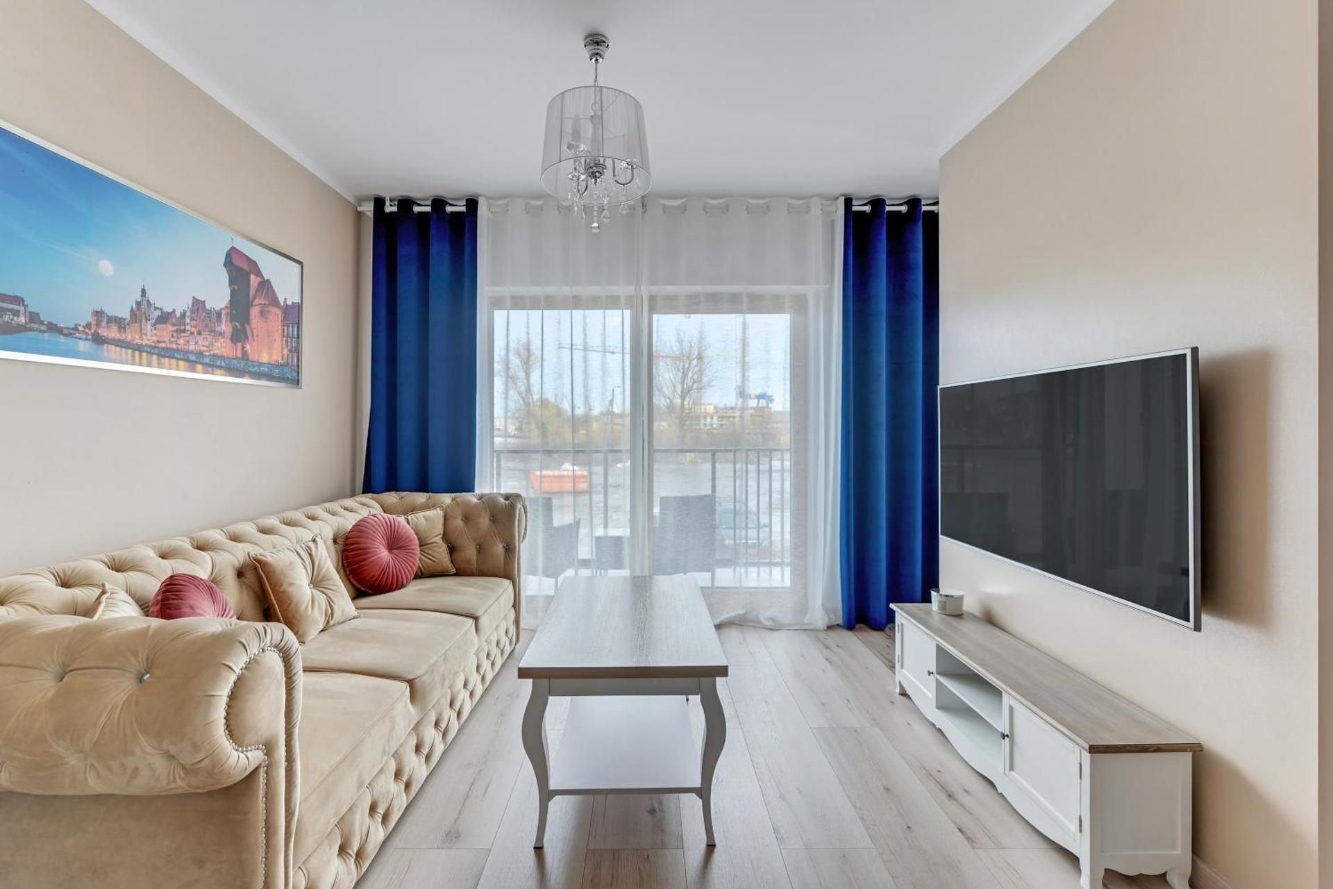 King Studio with Sofa Bed