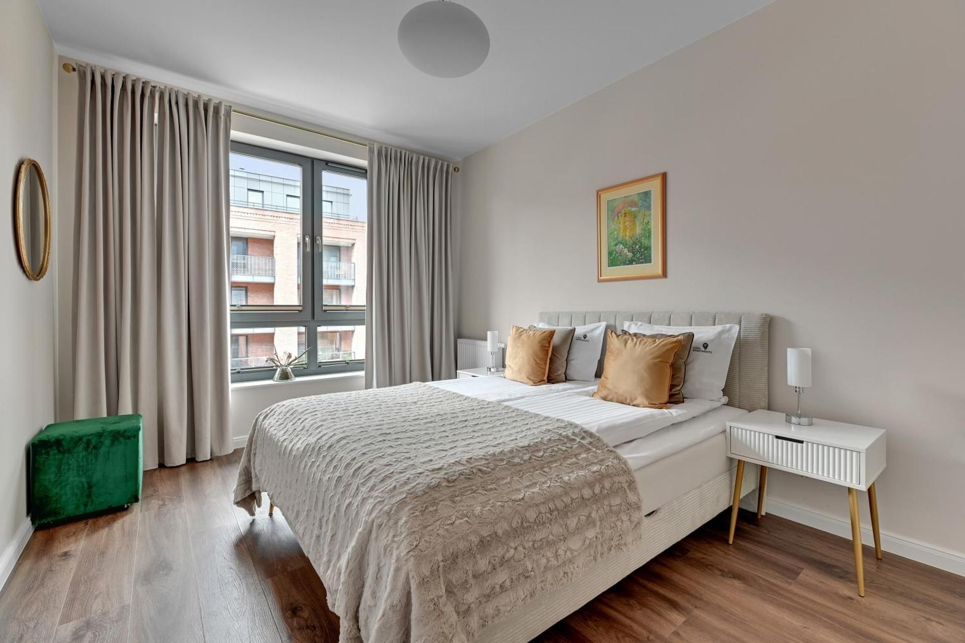 Two-Bedroom Deluxe Apartment with Balcony