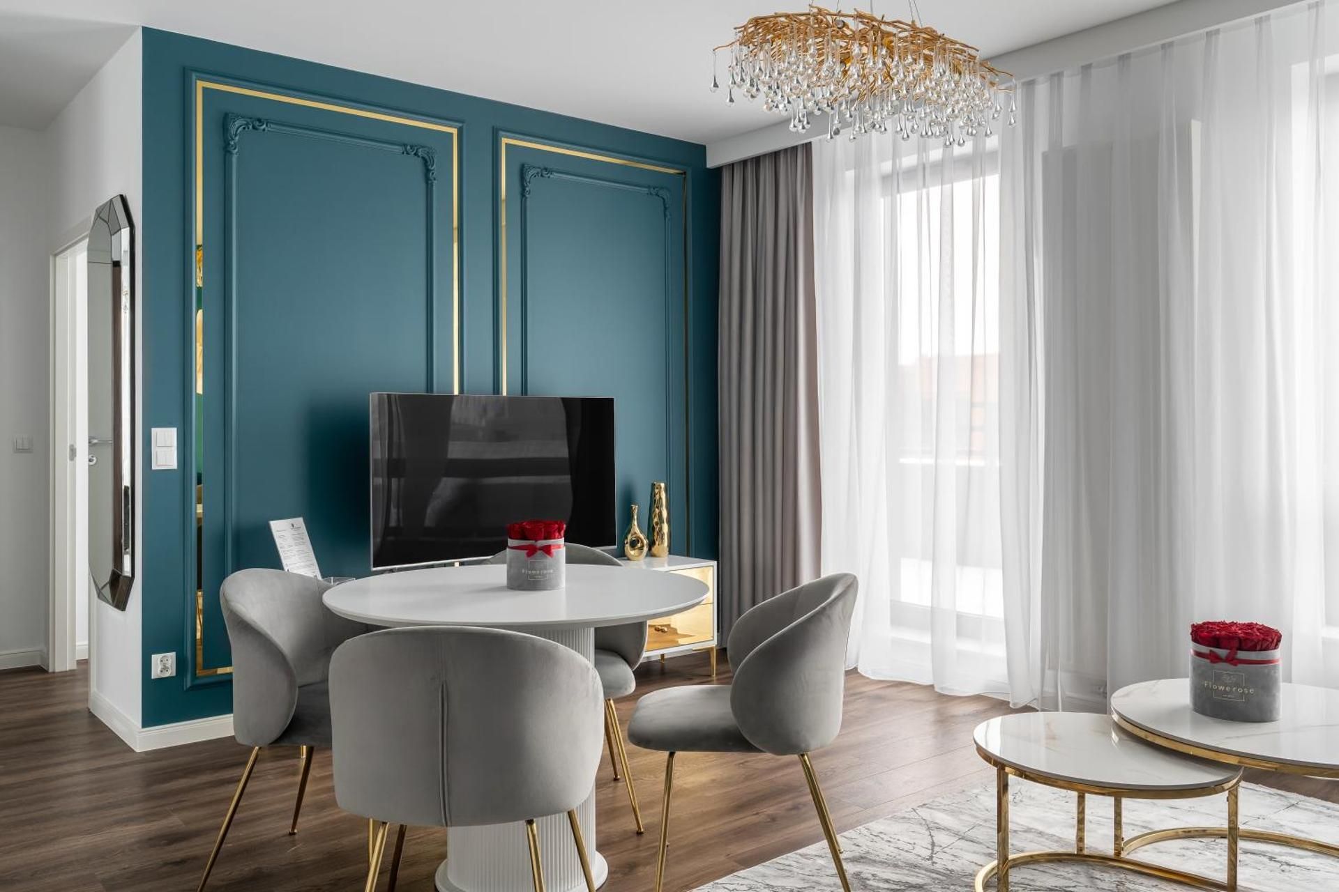 One-Bedroom Deluxe Apartment