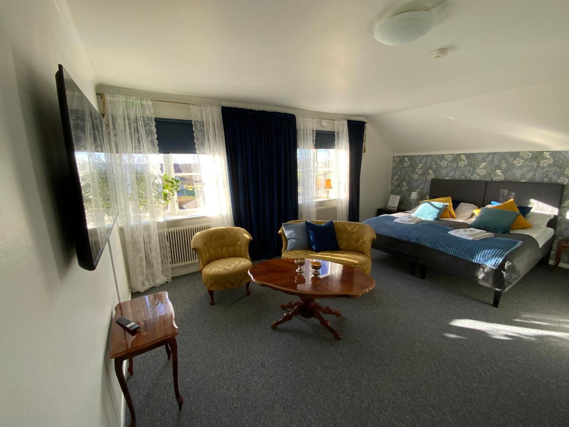 Double Room with Private Bathroom