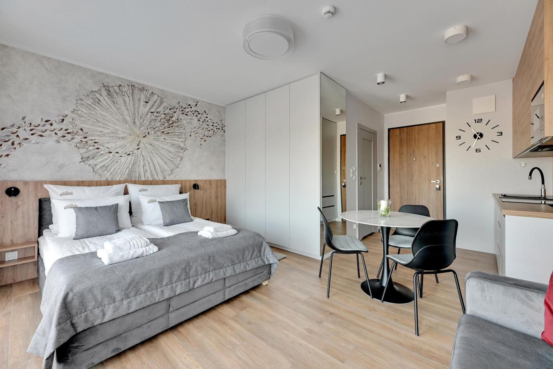 King Studio with Sofa Bed
