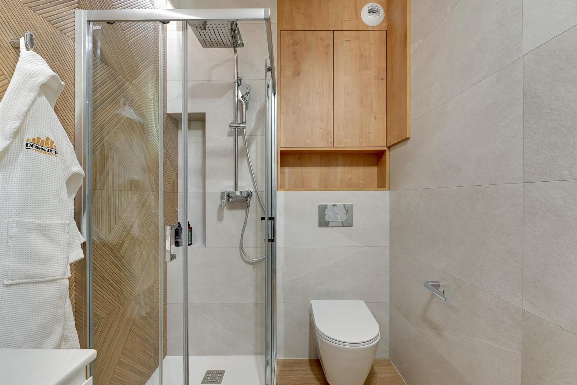 Two-Bedroom Deluxe Apartment with Balcony