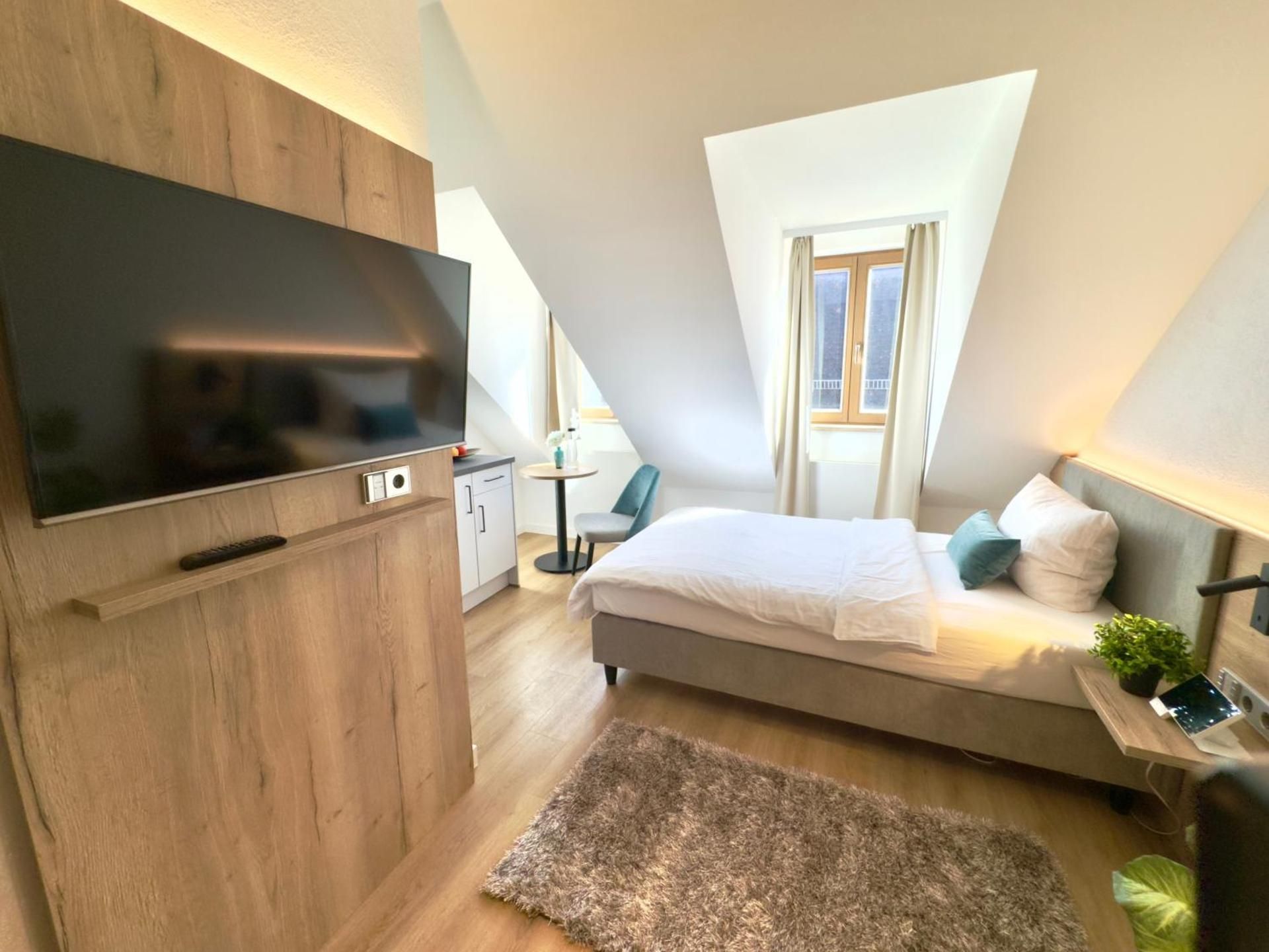 Deluxe Single Room