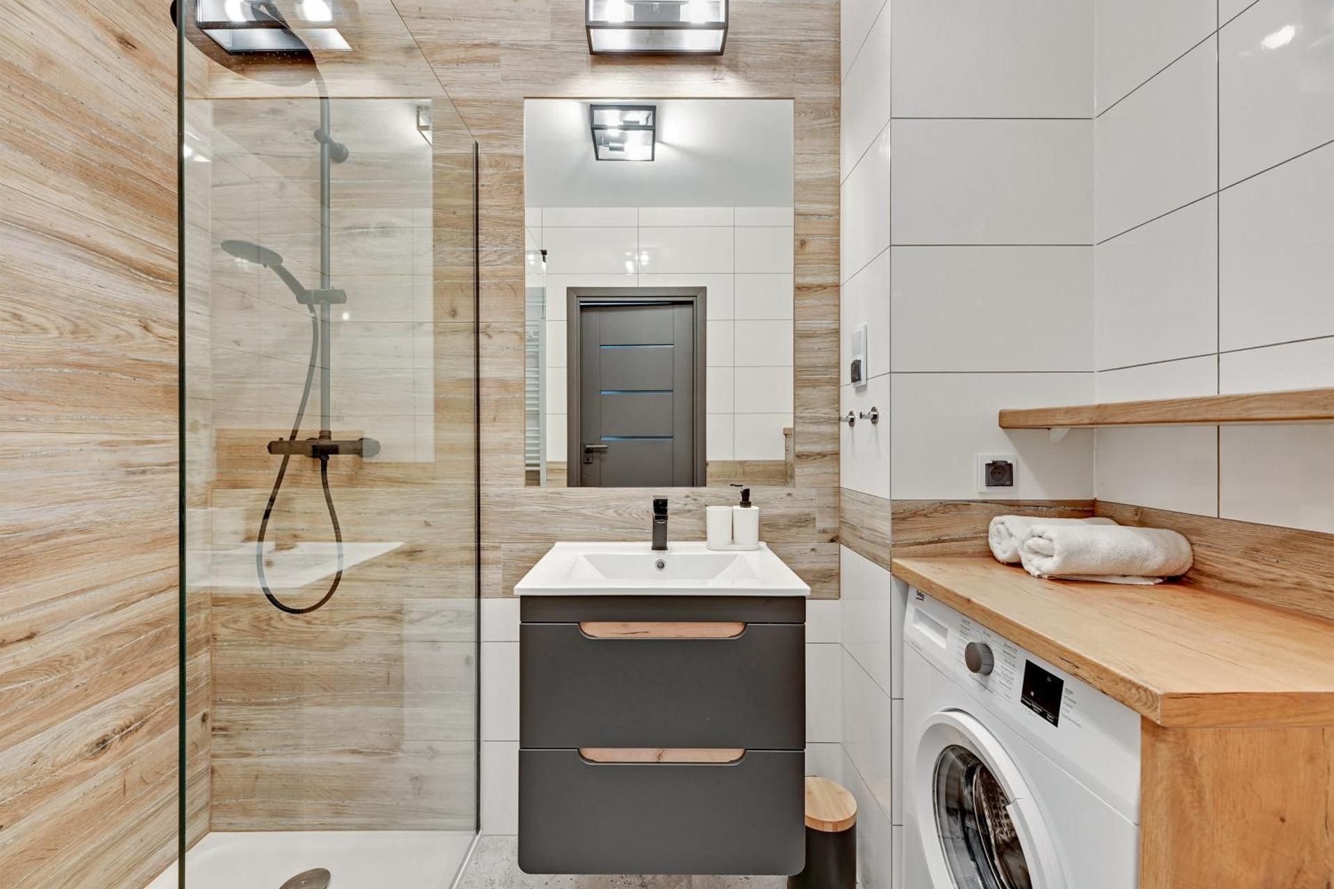 One-Bedroom Apartment (parking)