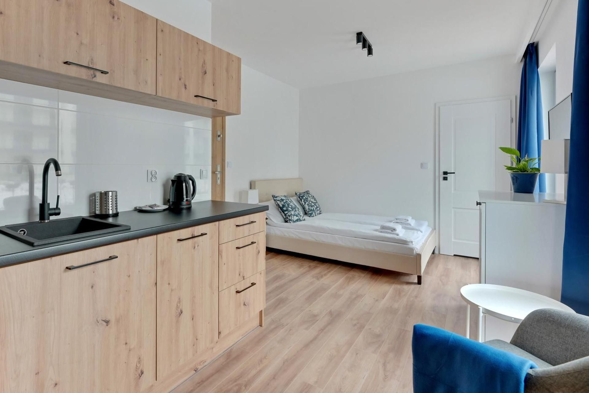 Studio Apartment ( no parking)