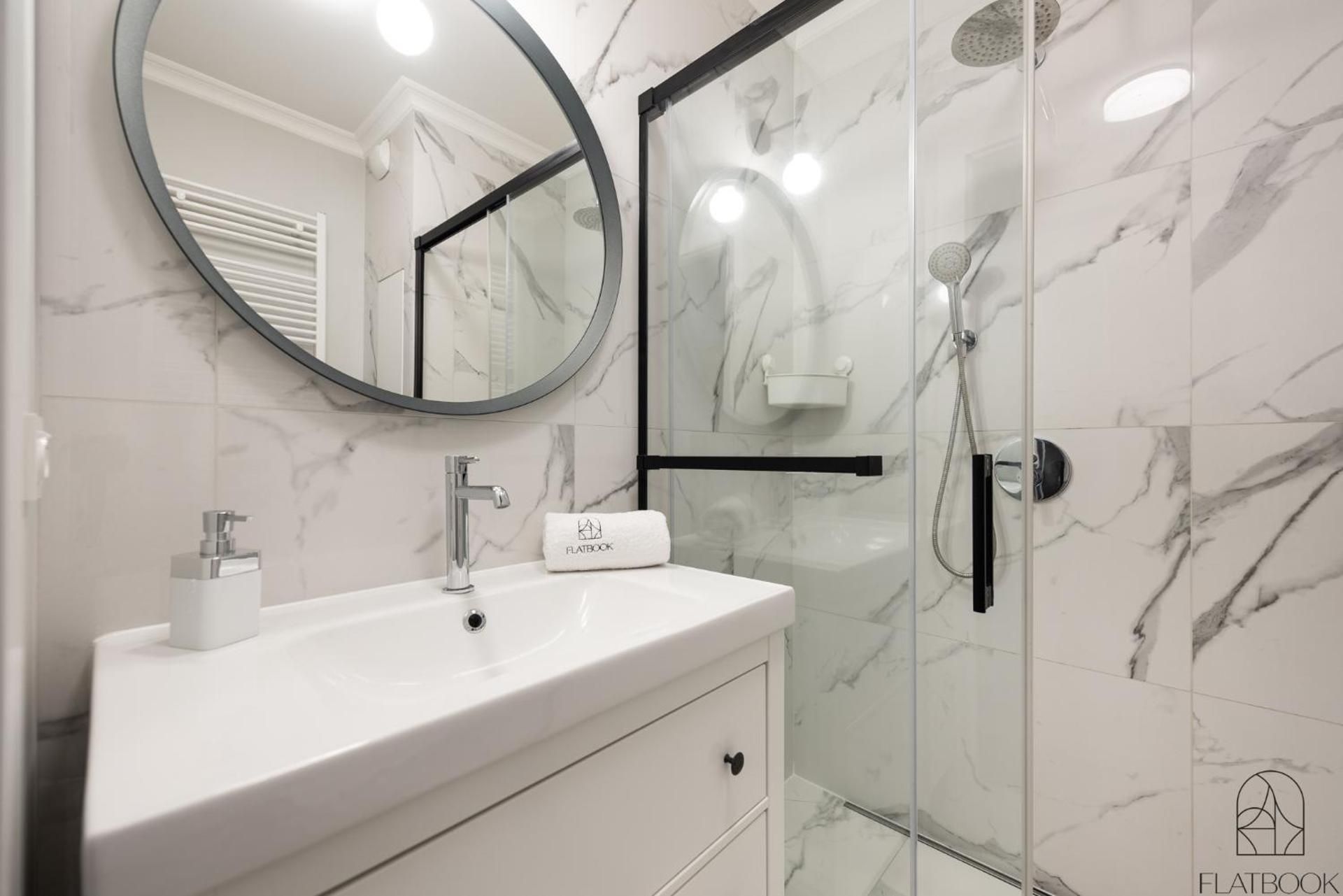 Flatbook - City Center Apartments One-Bedroom Apartment 2