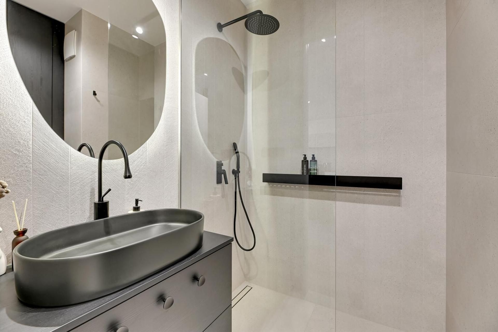 Deluxe Suite Apartment with Balcony