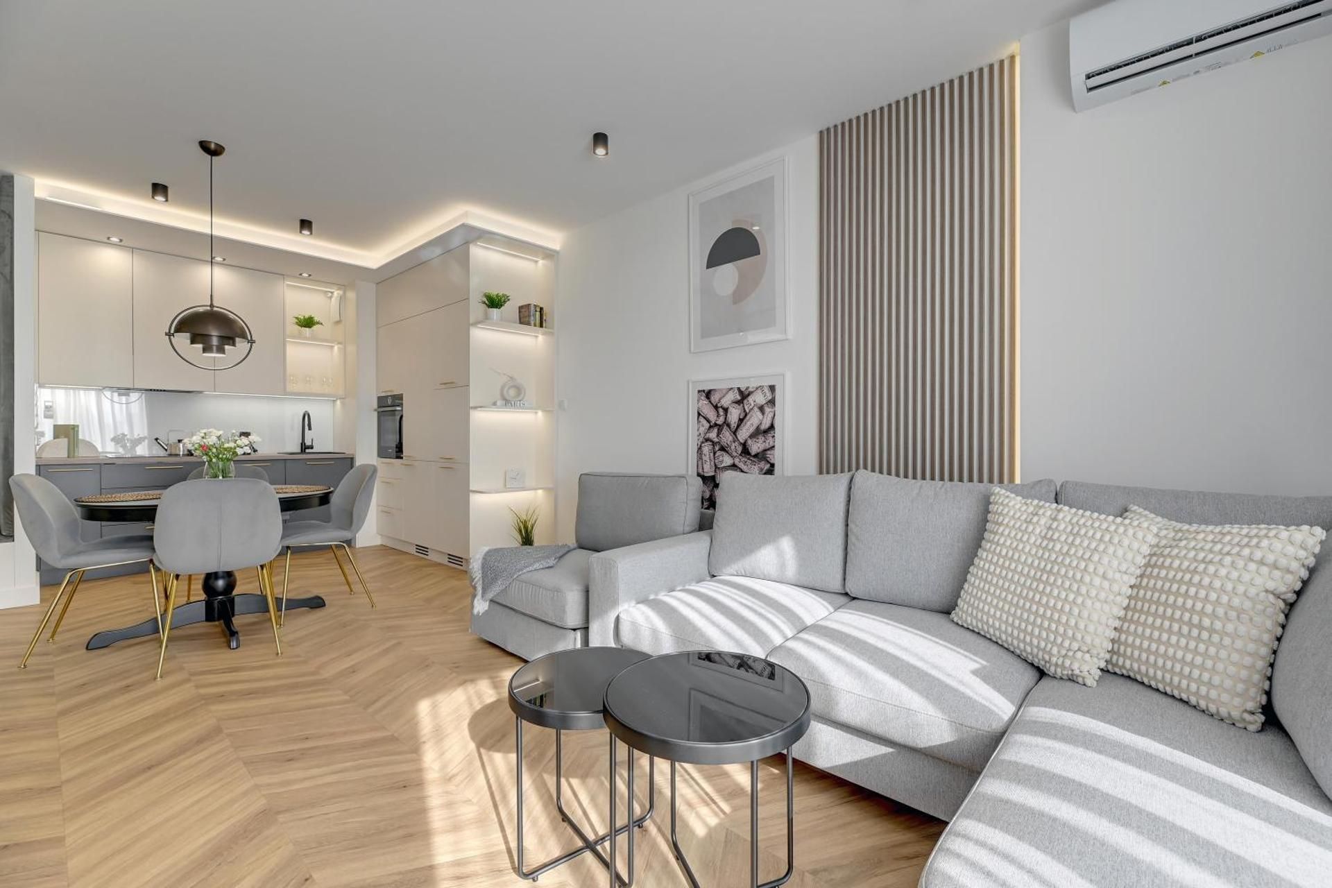 One-Bedroom Apartment with Balcony
